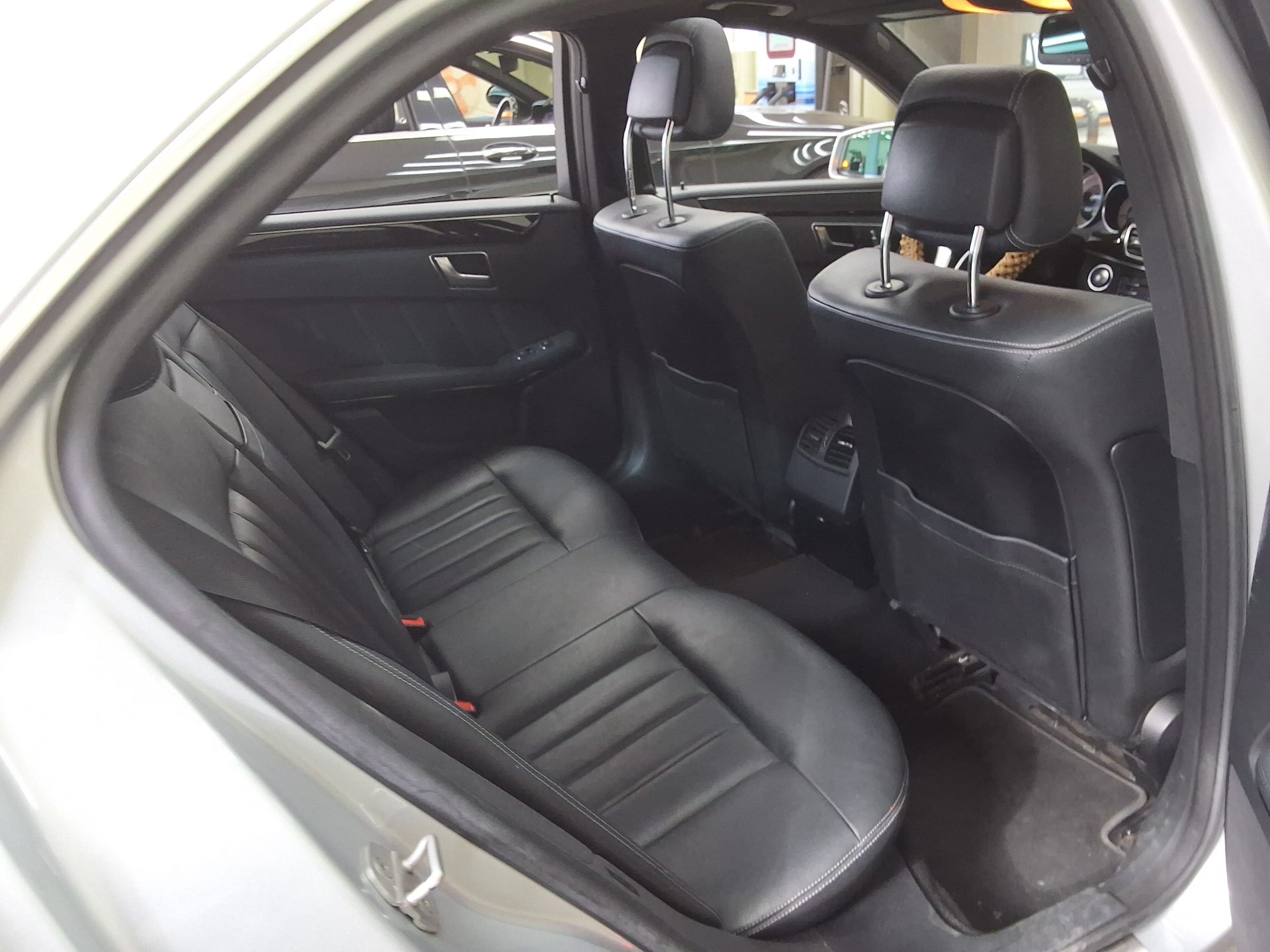 MERCEDES-BENZ E-CLASS (4TH GEN) E220 CDI BLUETEC AVANTGARDE 2016 - zdjęcie 14