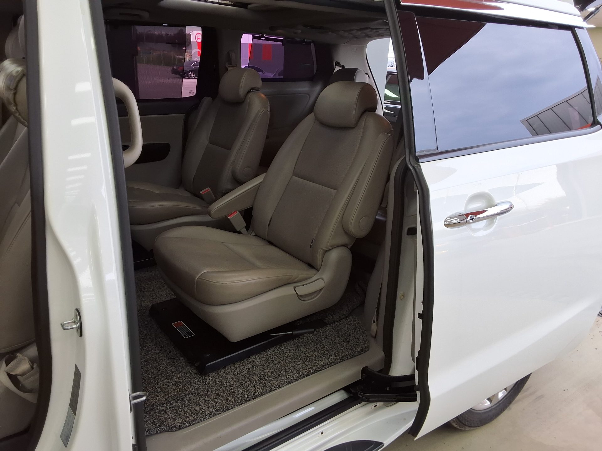 KIA ALL NEW CARNIVAL 9-SEATER DIESEL PRESTIGE 2016 - zdjęcie 12