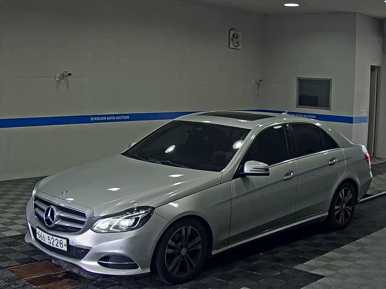 MERCEDES-BENZ E-CLASS (4TH GEN) E220 CDI BLUETEC AVANTGARDE 2016 - zdjęcie 2