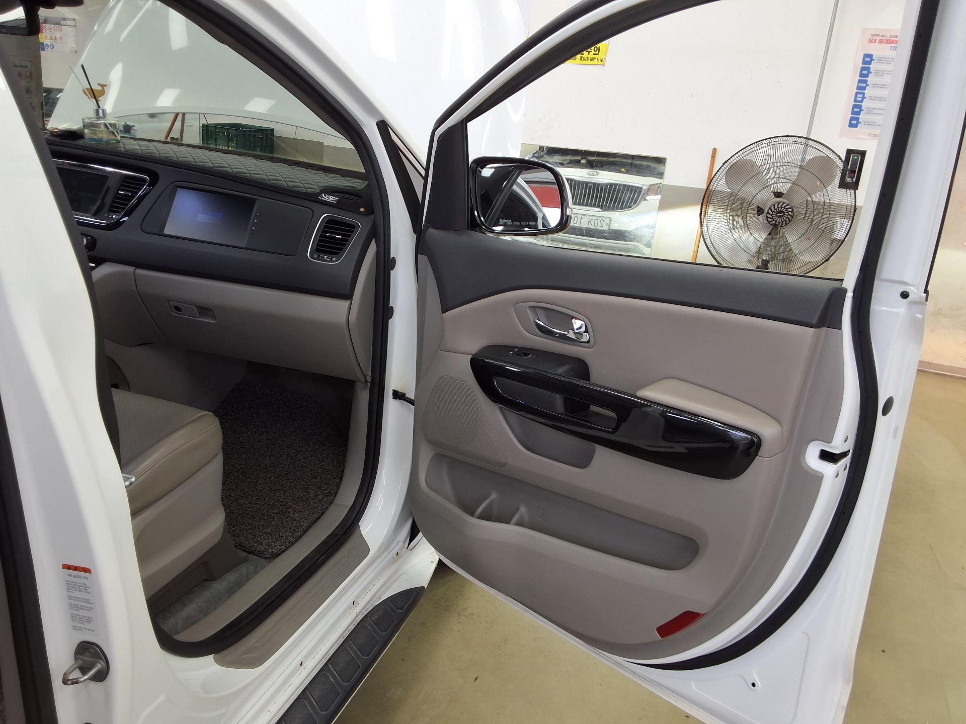 KIA ALL NEW CARNIVAL 9-SEATER DIESEL PRESTIGE 2016 - zdjęcie 14