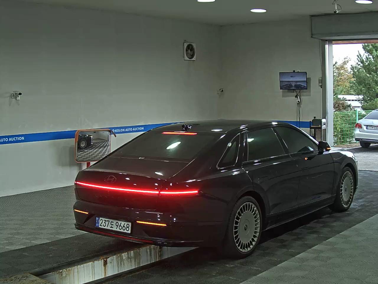 HYUNDAI THE ALL NEW GRANDEUR GASOLINE 3.5 AWD CALLIGRAPHY BLACK INK 2025 - zdjęcie 5
