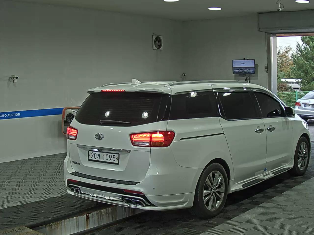 KIA ALL NEW CARNIVAL 9-SEATER DIESEL PRESTIGE 2016 - zdjęcie 5