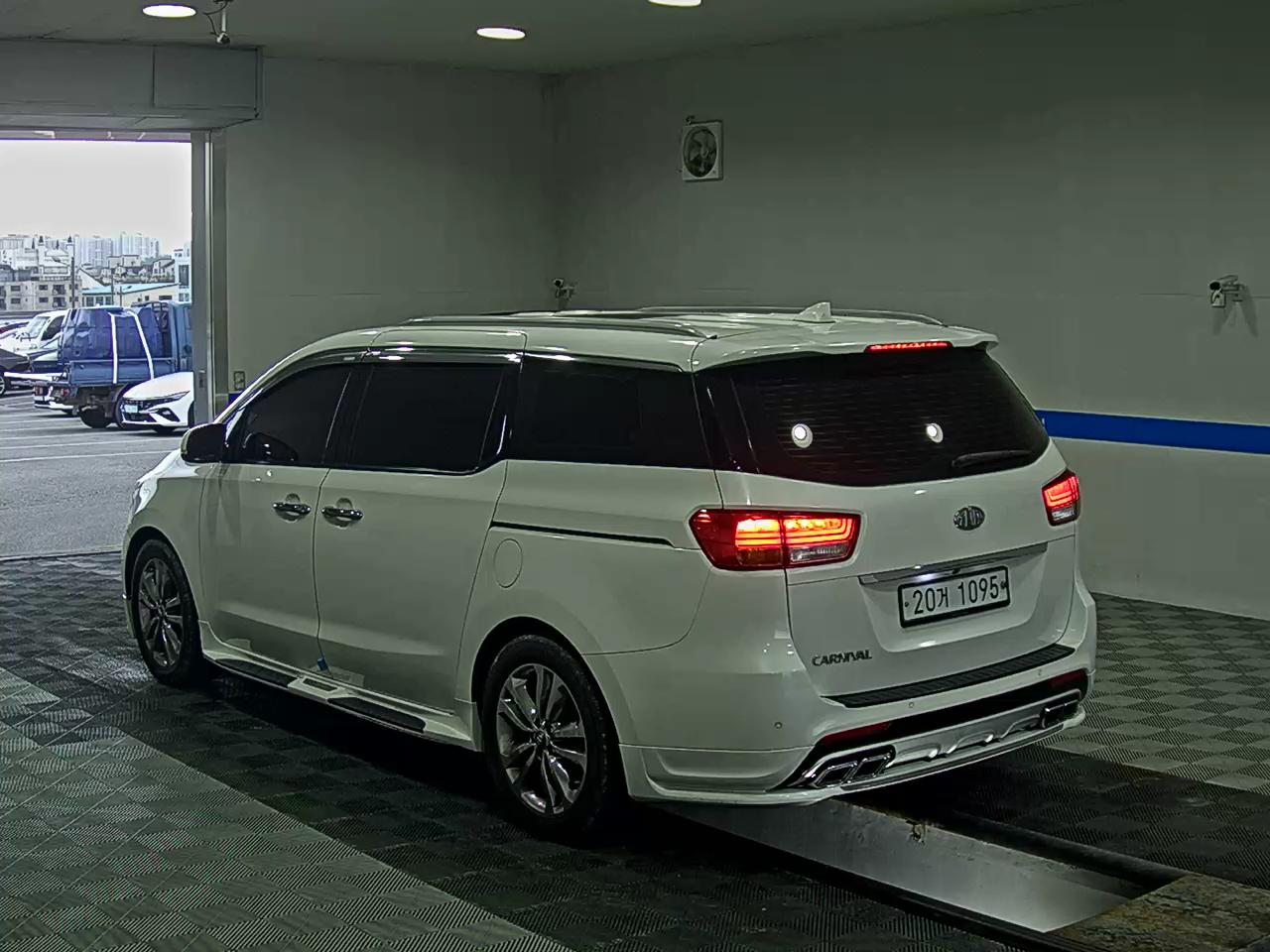 KIA ALL NEW CARNIVAL 9-SEATER DIESEL PRESTIGE 2016 - zdjęcie 6