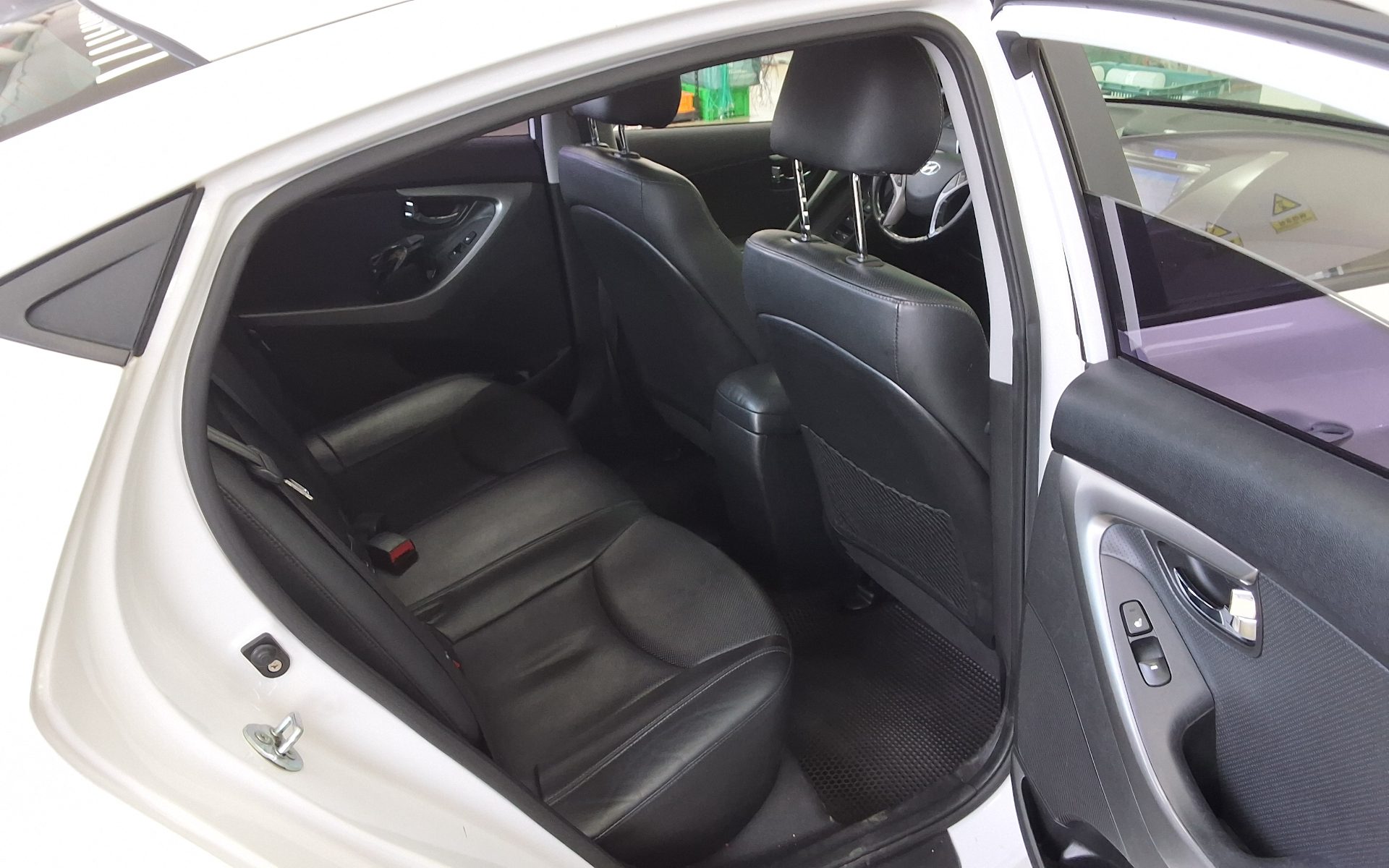 HYUNDAI AVANTE MD M16 GDi MODERN 2014 - zdjęcie 13