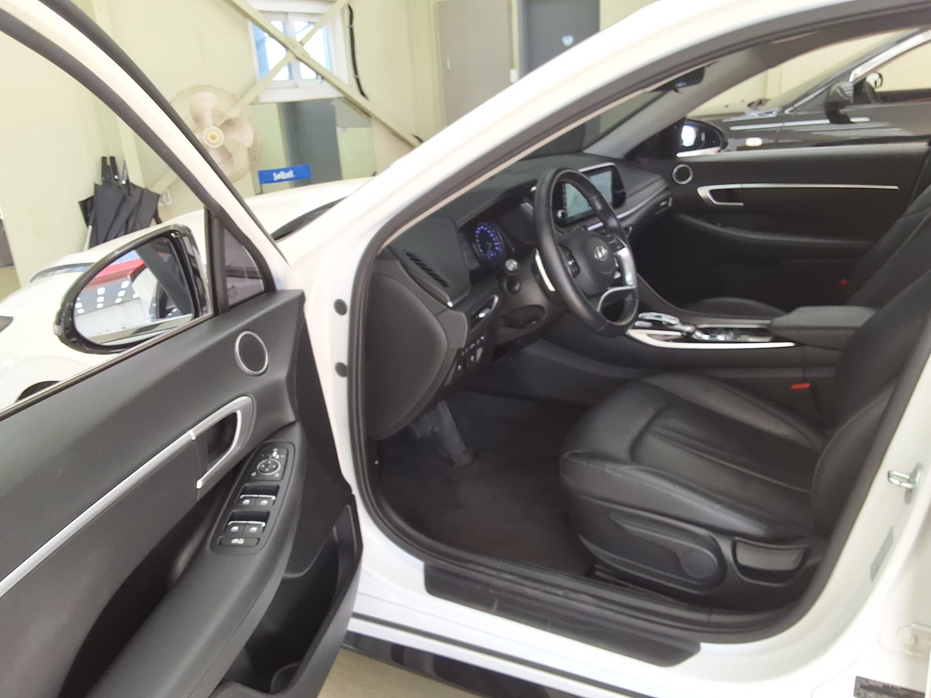 HYUNDAI SONATA (DN8) G2.0 MODERN 2022 - zdjęcie 11