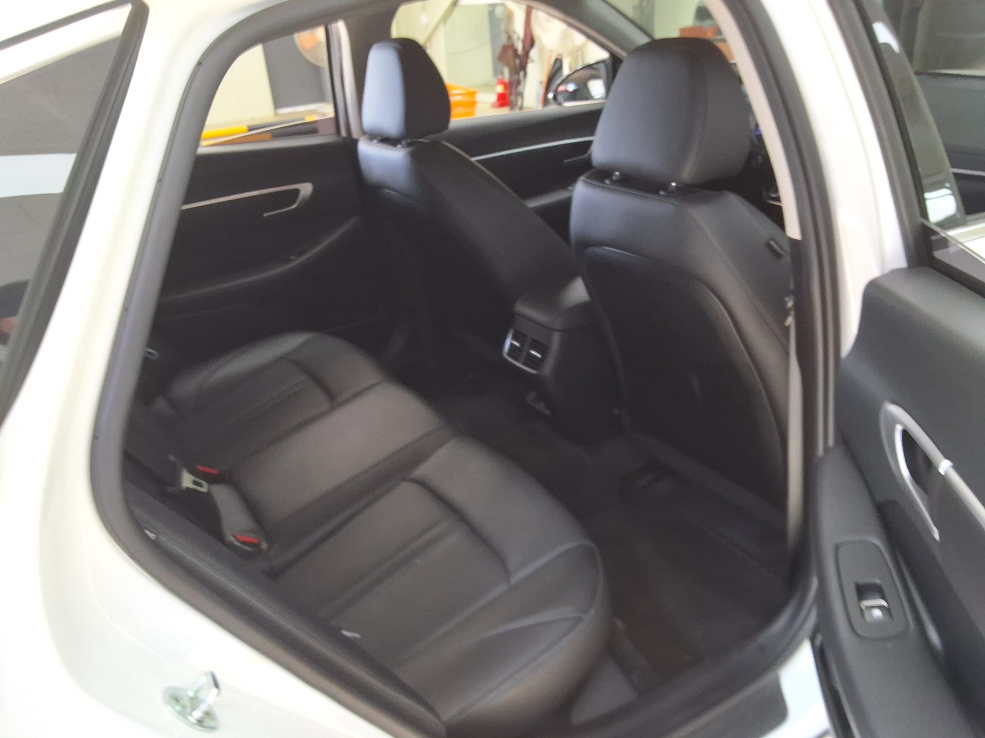 HYUNDAI SONATA (DN8) G2.0 MODERN 2022 - zdjęcie 14