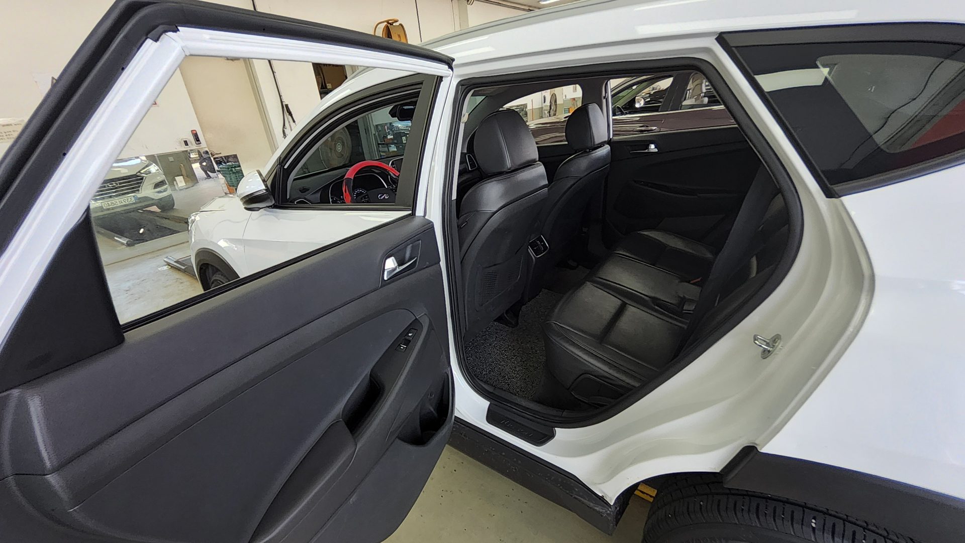 HYUNDAI NEW TUCSON 2.0 DIESEL 2WD MODERN 2020 - zdjęcie 12