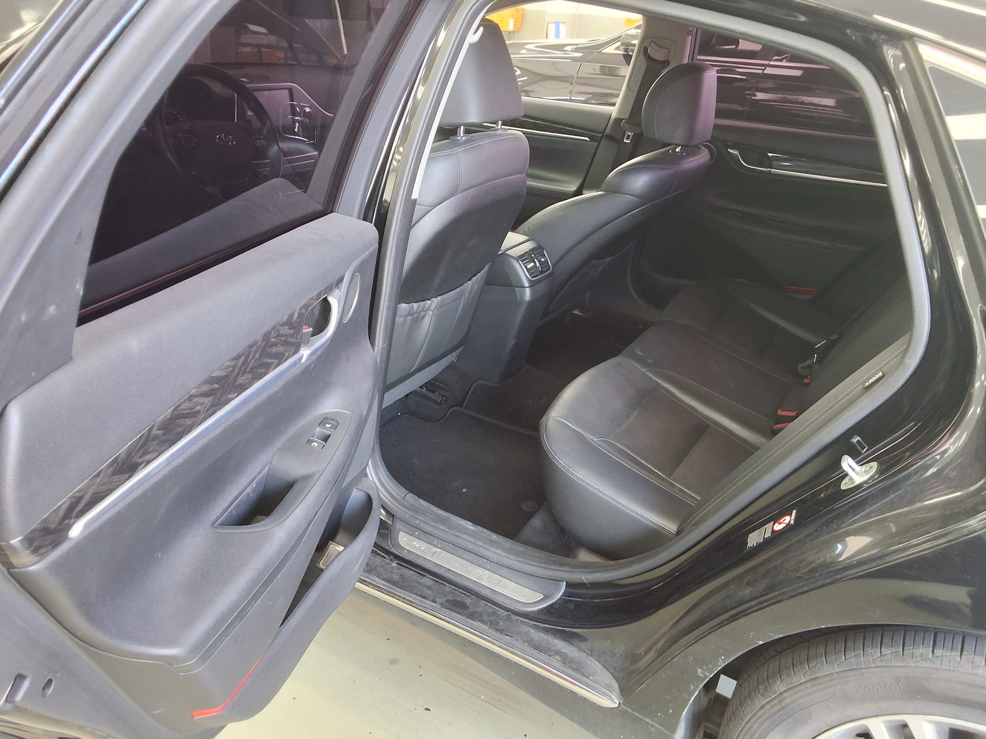HYUNDAI GRANDEUR IG 3.0 LPi RENTAL CAR MODERN 2018 - zdjęcie 12