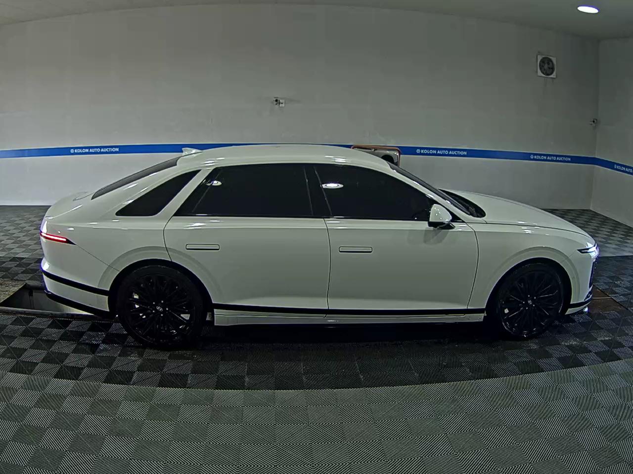 HYUNDAI THE ALL NEW GRANDEUR GASOLINE 3.5 2WD CALLIGRAPHY 2023 - zdjęcie 4
