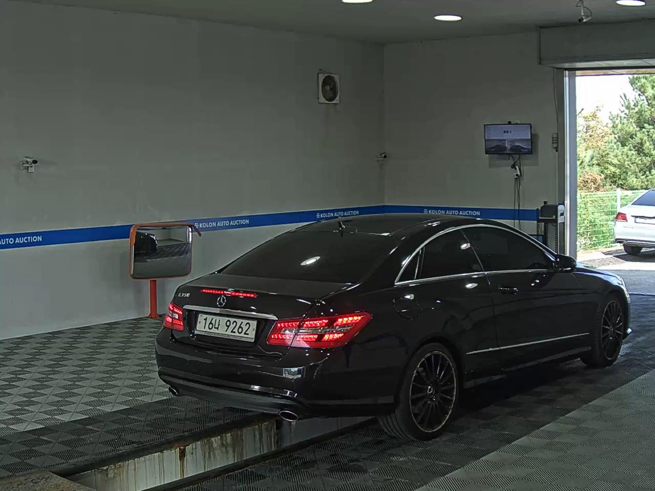 MERCEDES-BENZ E-CLASS (4TH GEN) COUPE E350 2010 - zdjęcie 5