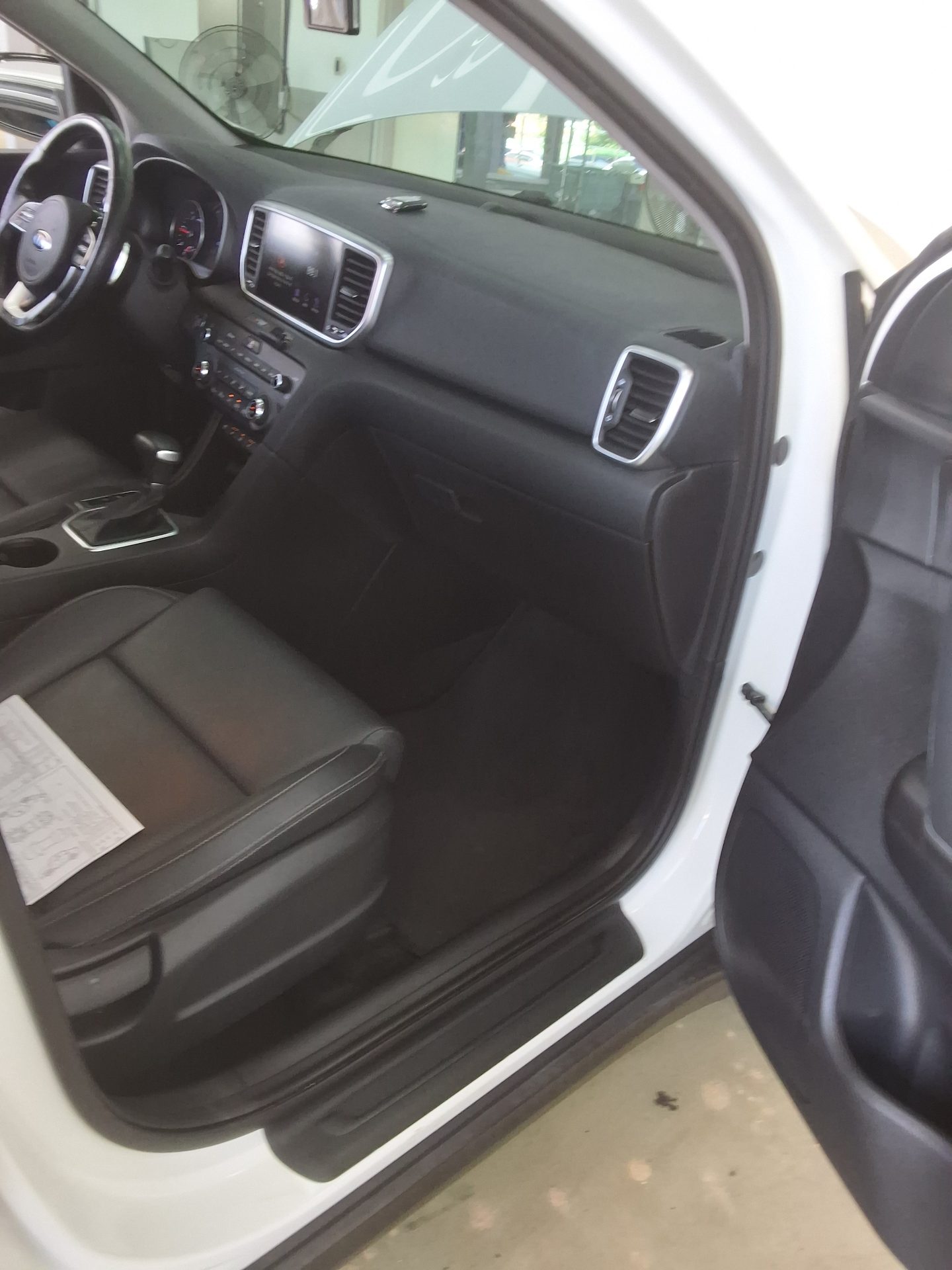 KIA SPORTAGE THE BOLD 1.6 DIESEL 2WD LUXURY 2019 - zdjęcie 14