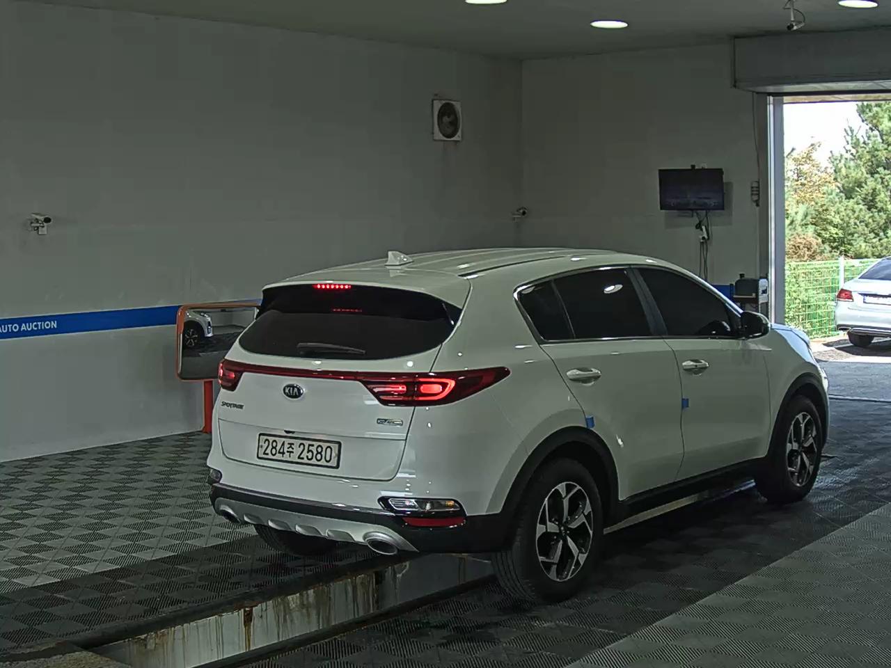 KIA SPORTAGE THE BOLD 1.6 DIESEL 2WD LUXURY 2019 - zdjęcie 5
