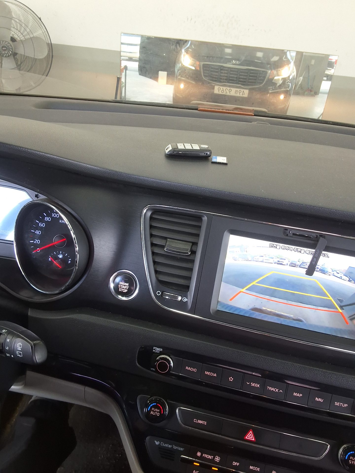 KIA THE NEW CARNIVAL 9-SEATER DIESEL LUXURY 2019 - zdjęcie 17