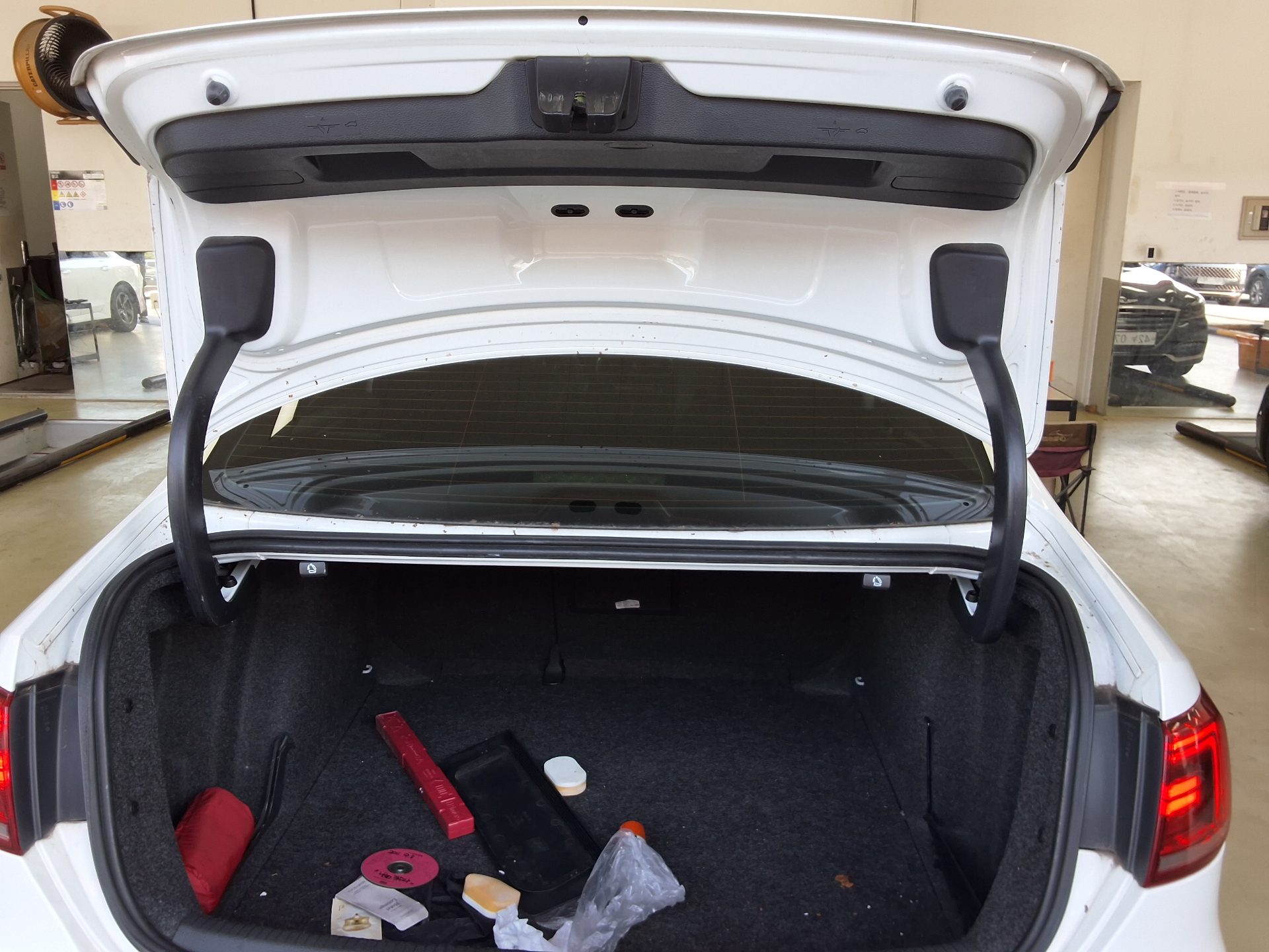 VOLKSWAGEN JETTA (6TH GEN) 2.0 TDI 2014 - zdjęcie 15