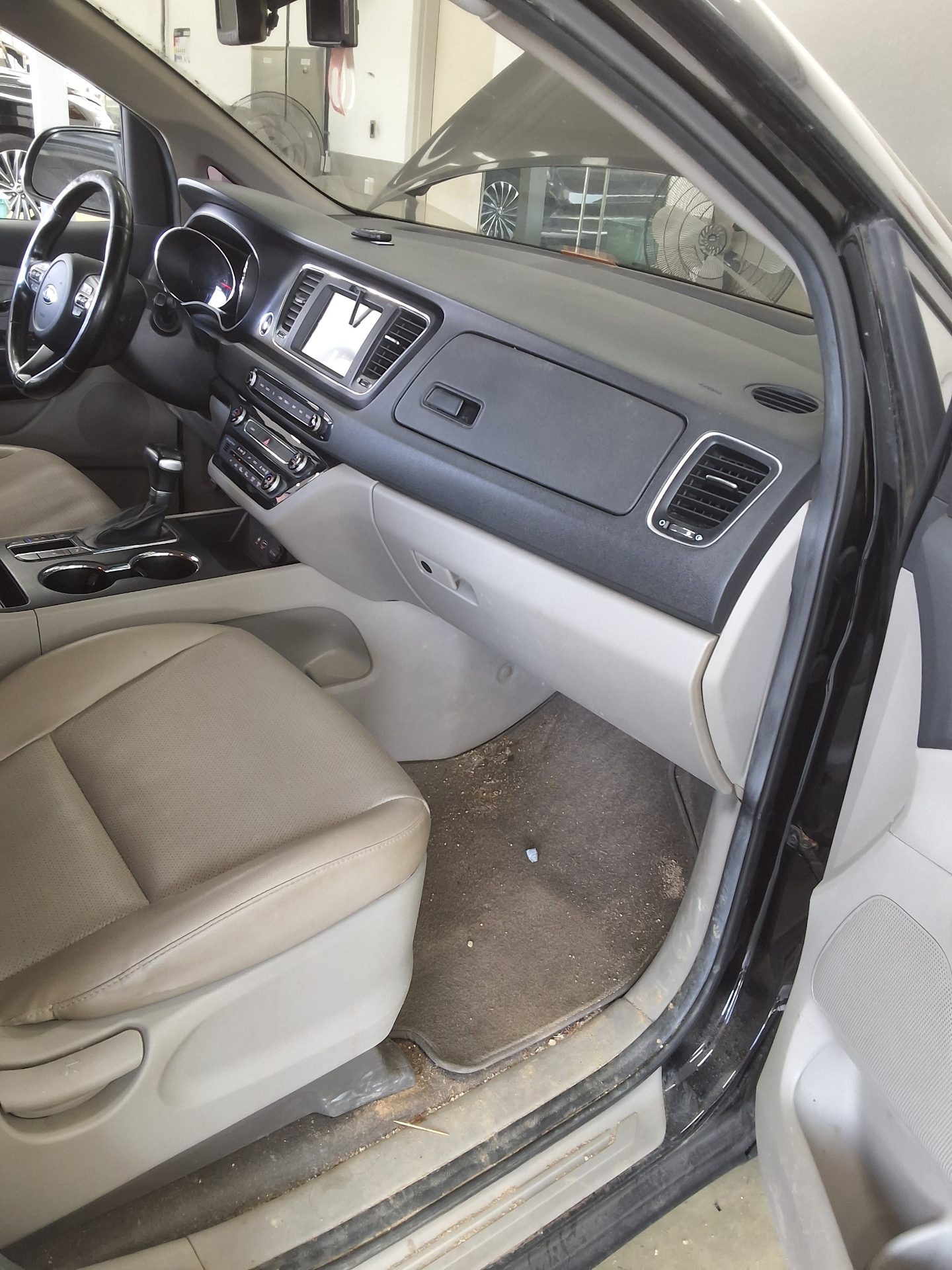 KIA THE NEW CARNIVAL 9-SEATER DIESEL LUXURY 2019 - zdjęcie 14