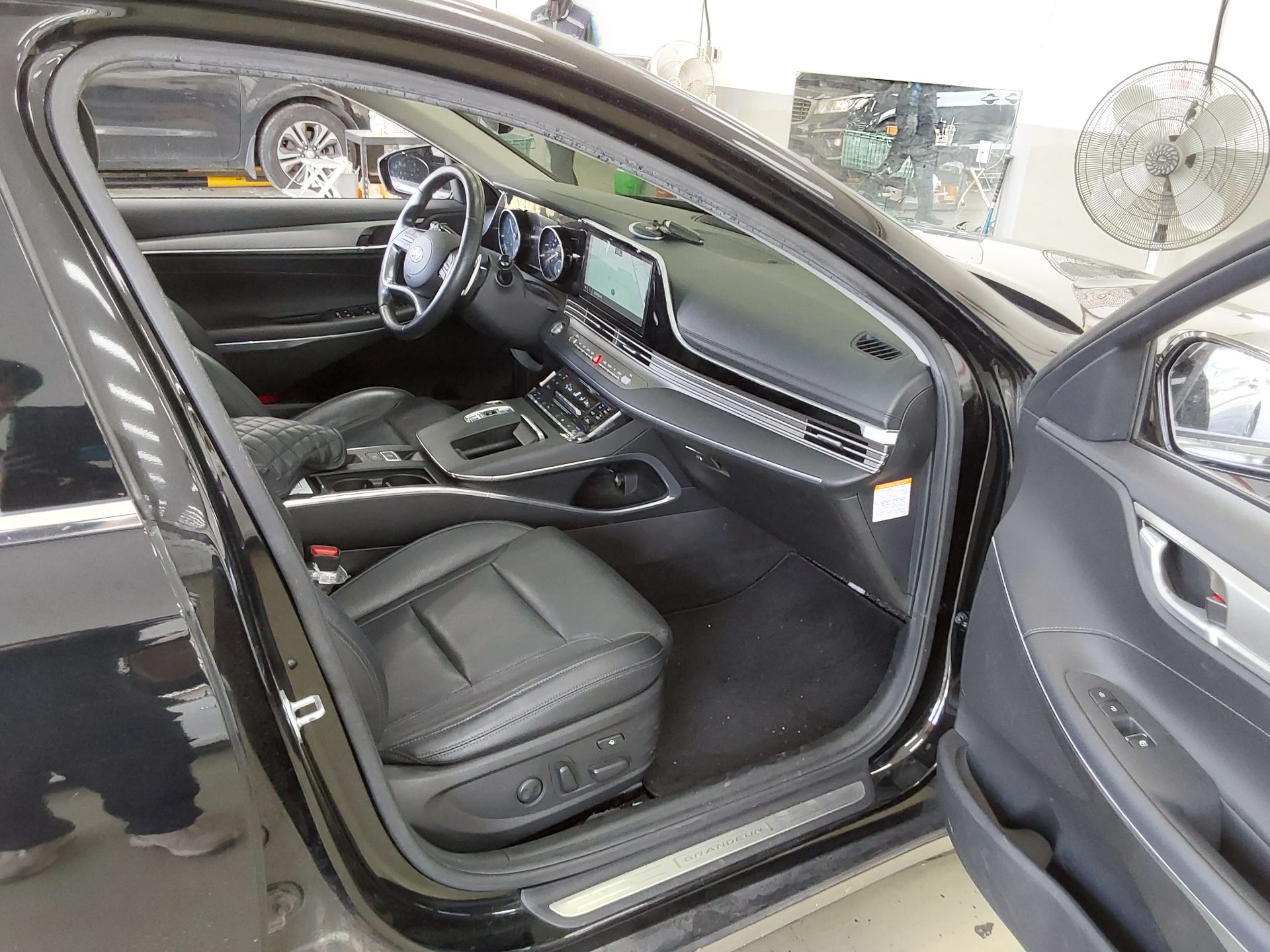 HYUNDAI THE NEW GRANDEUR IG HYBRID 2.4 HEV EXCLUSIVE 2021 - zdjęcie 14
