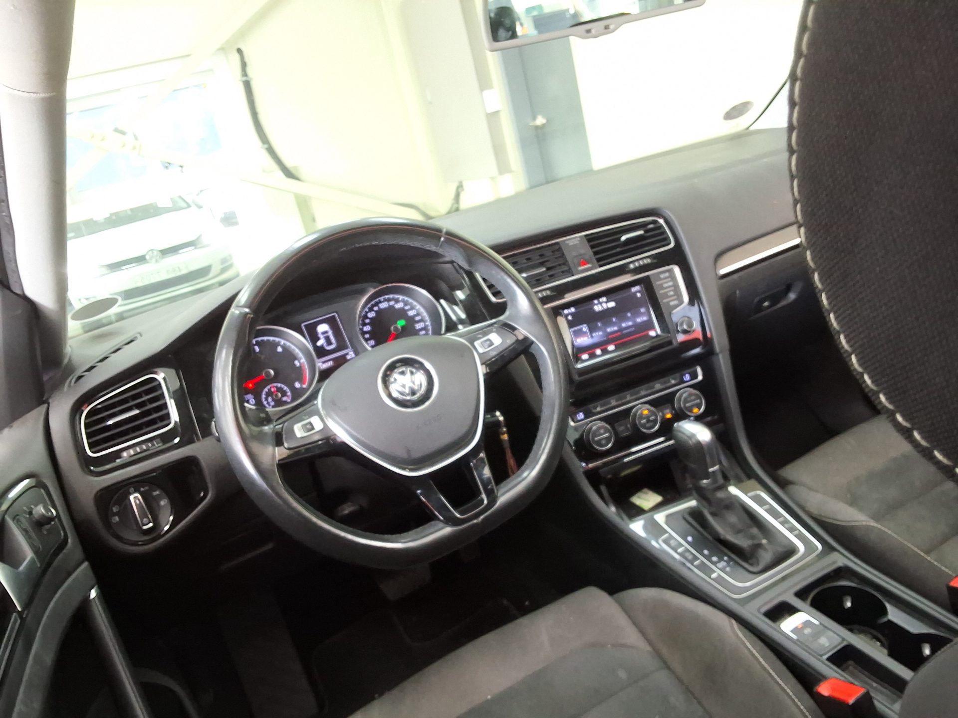 VOLKSWAGEN GOLF (7TH GEN) 2.0 TDI 2015 - zdjęcie 12