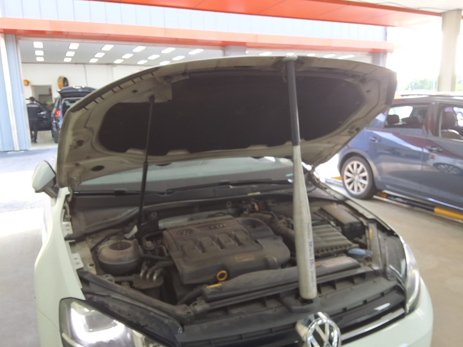 VOLKSWAGEN GOLF (7TH GEN) 2.0 TDI 2015 - zdjęcie 18