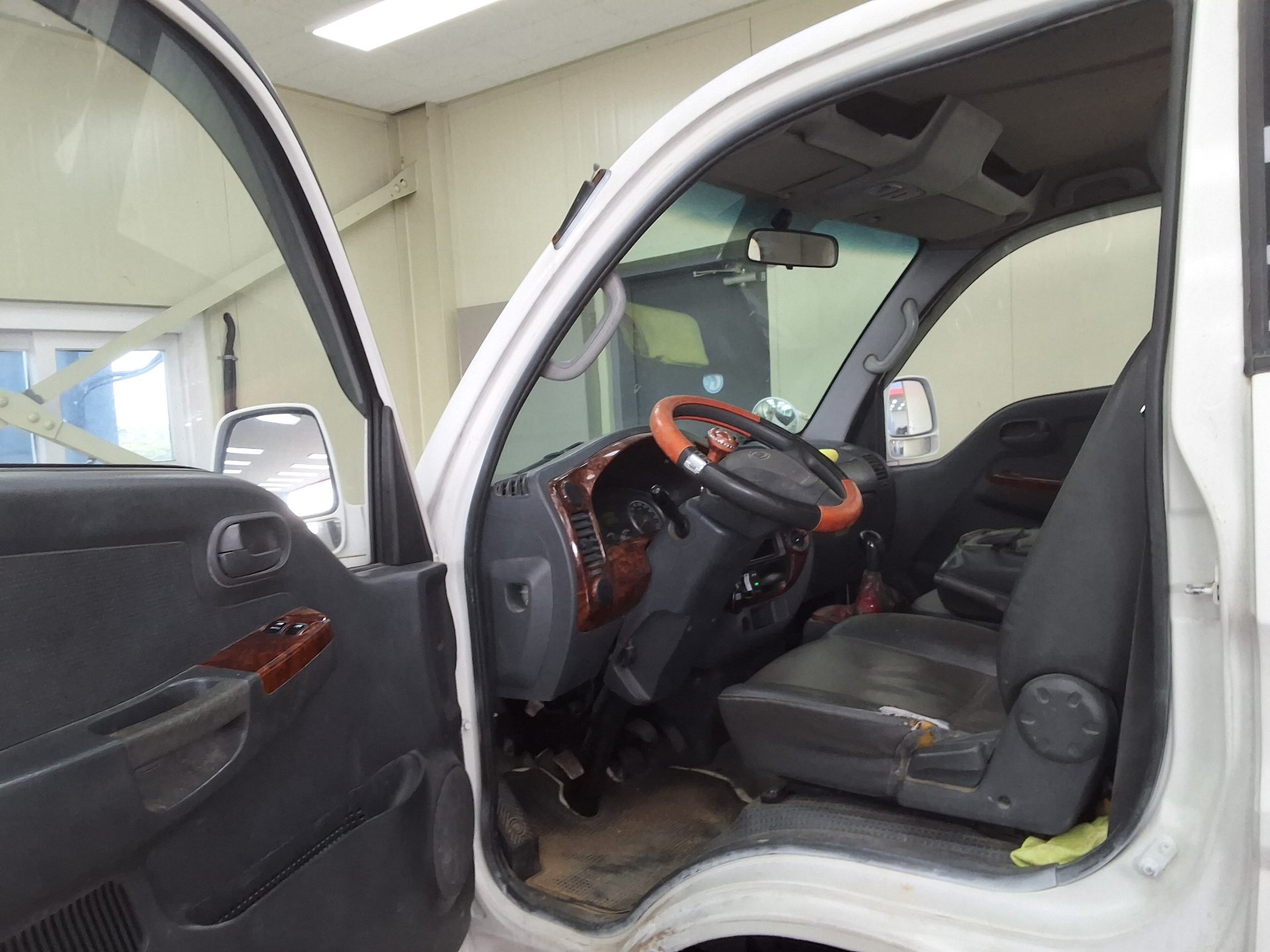 KIA BONGO III CARGO CRDi KING CAB LONG WHEELBASE 2010 - zdjęcie 11