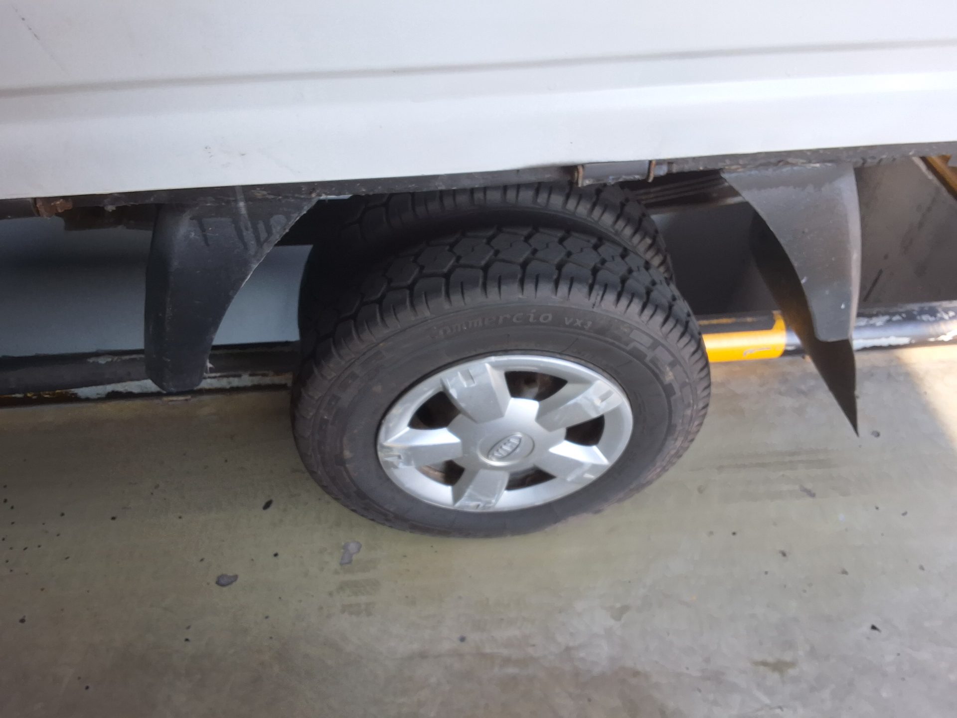 KIA BONGO III CARGO CRDi KING CAB LONG WHEELBASE 2010 - zdjęcie 16