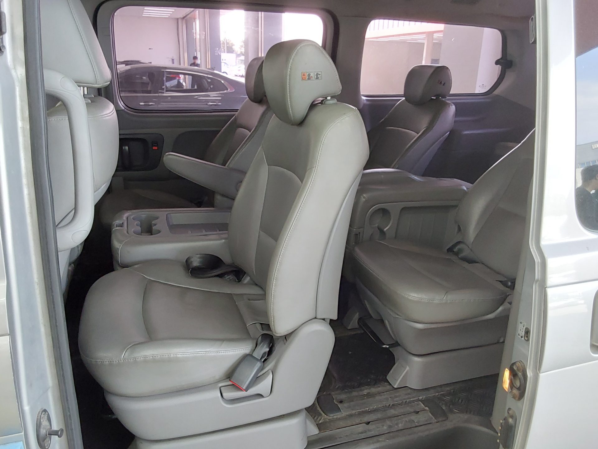 HYUNDAI GRAND STAREX 12-SEATER DIESEL SMART 2018 - zdjęcie 12