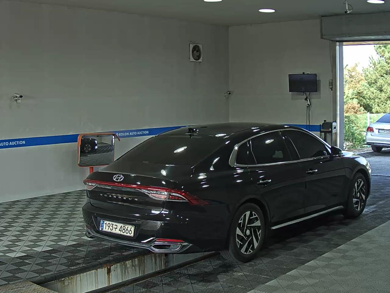 HYUNDAI THE NEW GRANDEUR IG HYBRID 2.4 HEV EXCLUSIVE 2021 - zdjęcie 5
