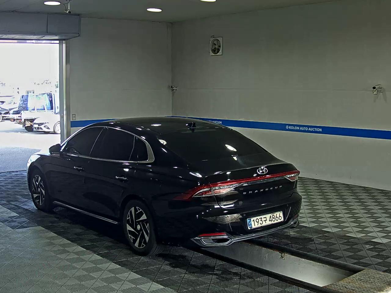 HYUNDAI THE NEW GRANDEUR IG HYBRID 2.4 HEV EXCLUSIVE 2021 - zdjęcie 6
