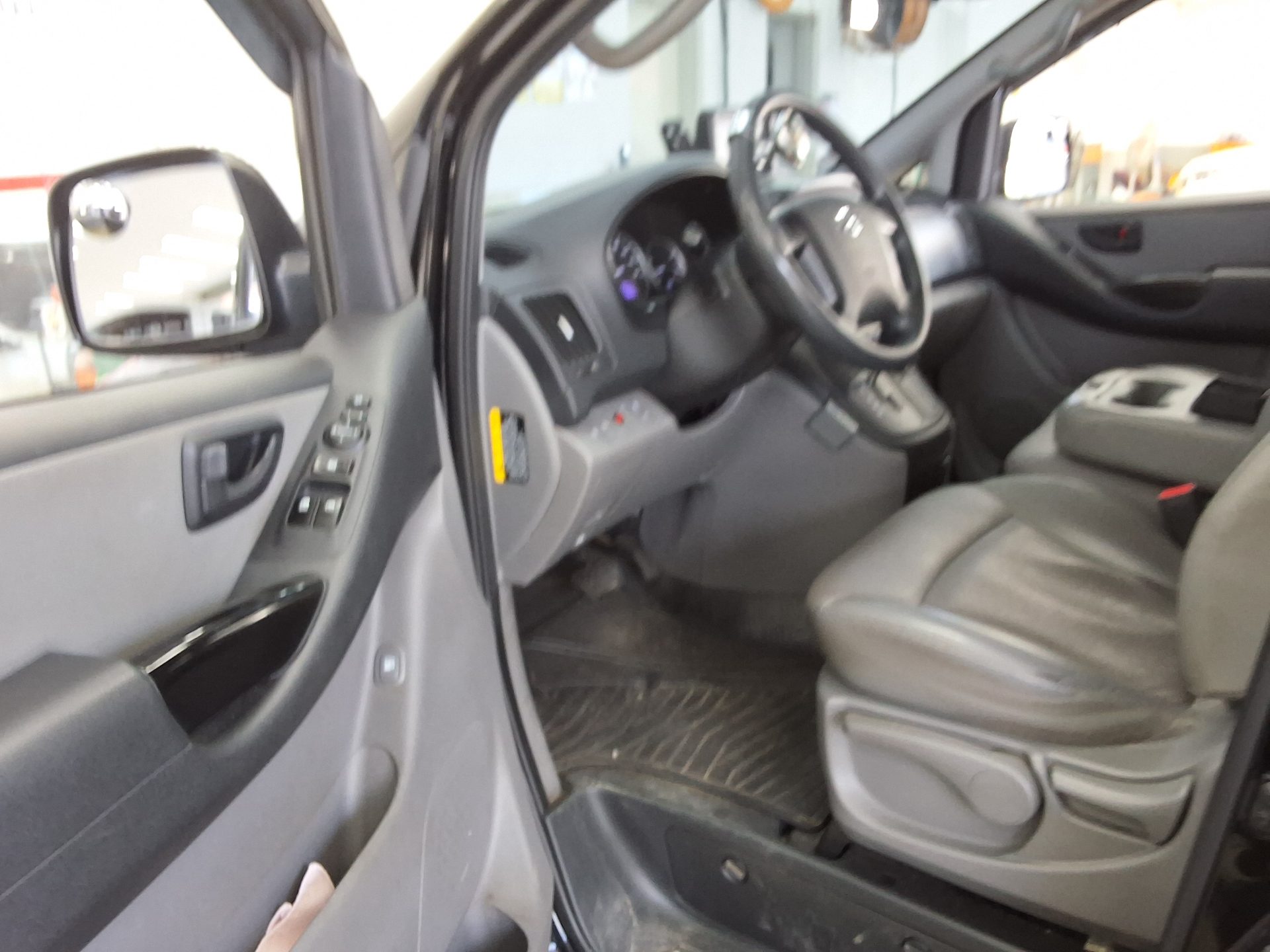 HYUNDAI THE NEW GRAND STAREX 12-SEATER DIESEL 4WD SMART 2020 - zdjęcie 10