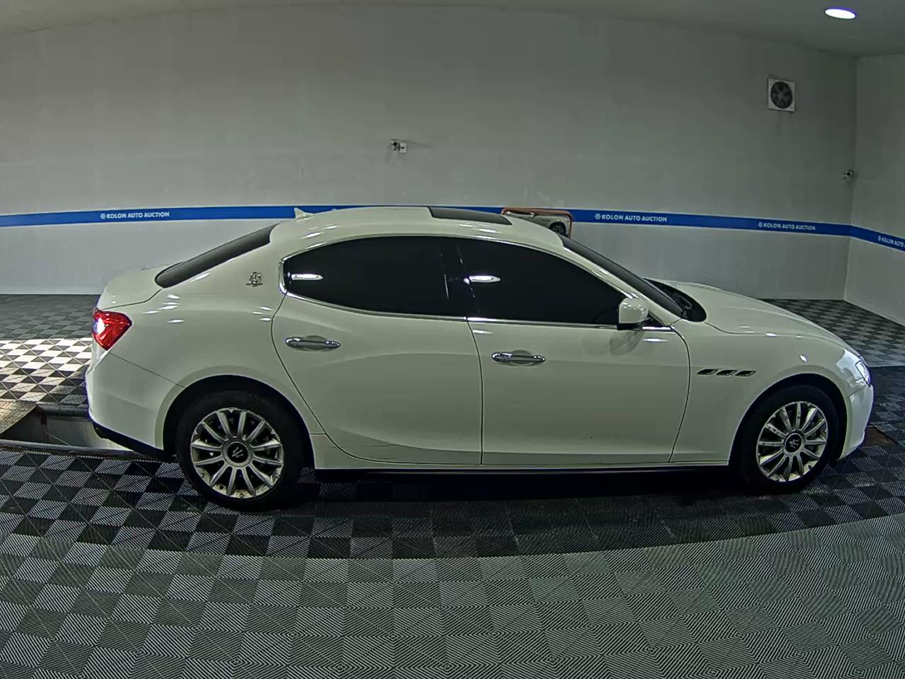 MASERATI GHIBLI (3RD GEN) 3.0 DIESEL 2015 - zdjęcie 4