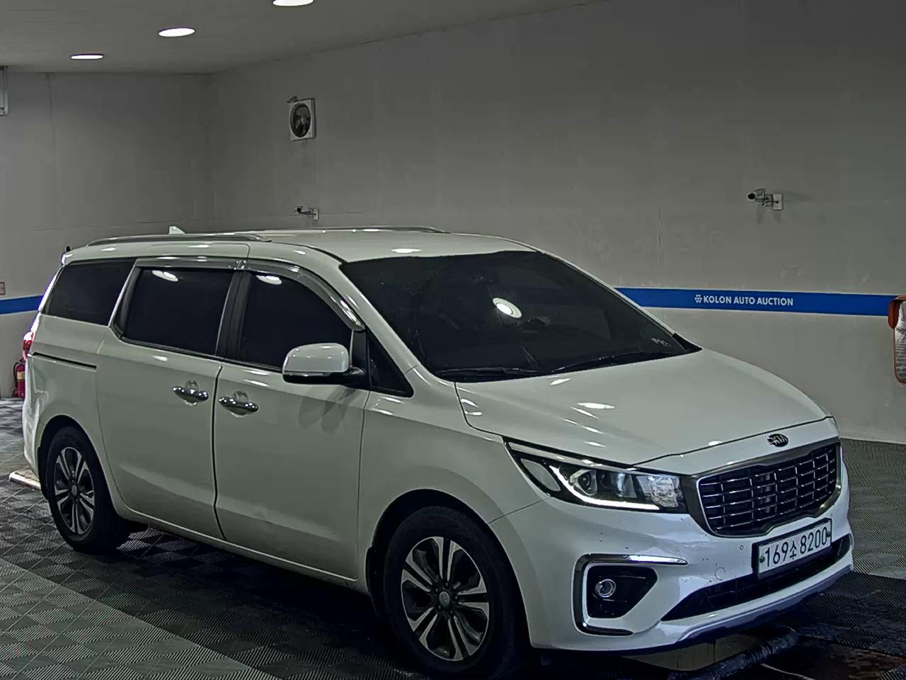 KIA THE NEW CARNIVAL 9-SEATER DIESEL LUXURY 2020 - zdjęcie 3