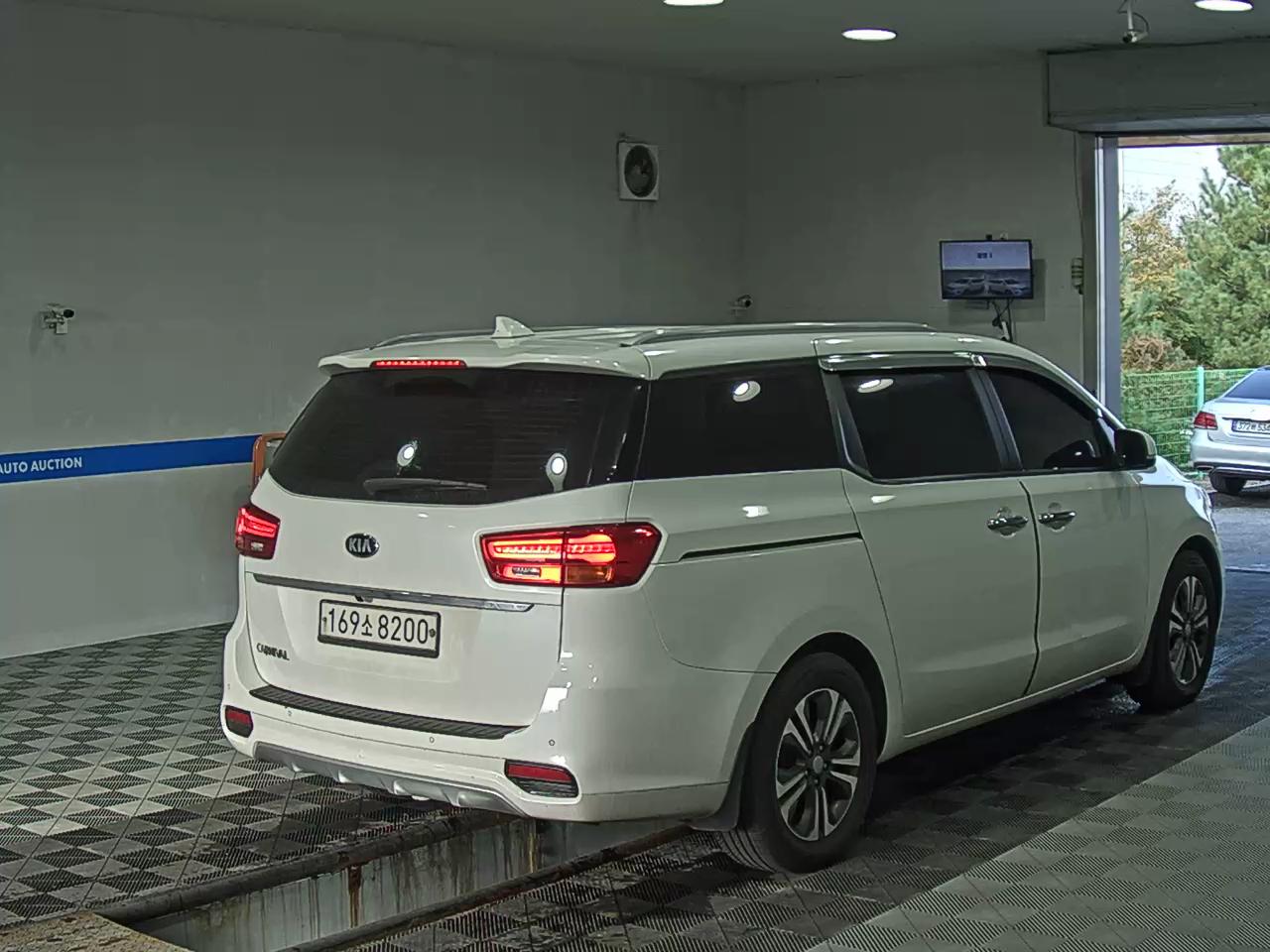 KIA THE NEW CARNIVAL 9-SEATER DIESEL LUXURY 2020 - zdjęcie 5