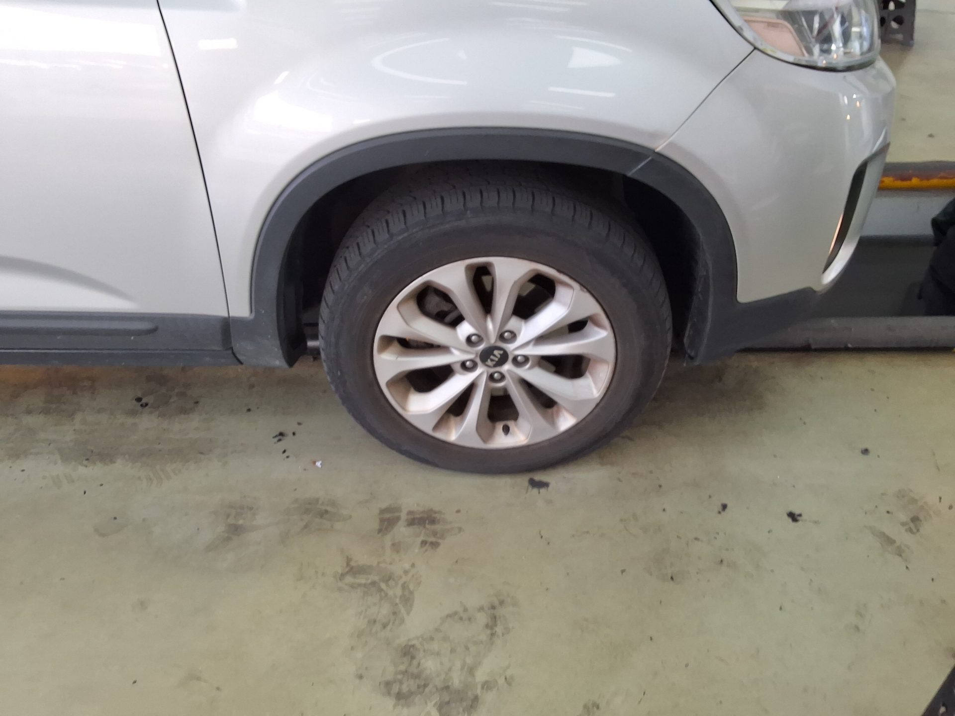 KIA NEW SORENTO R R2.0 2WD TLX 2013 - zdjęcie 24