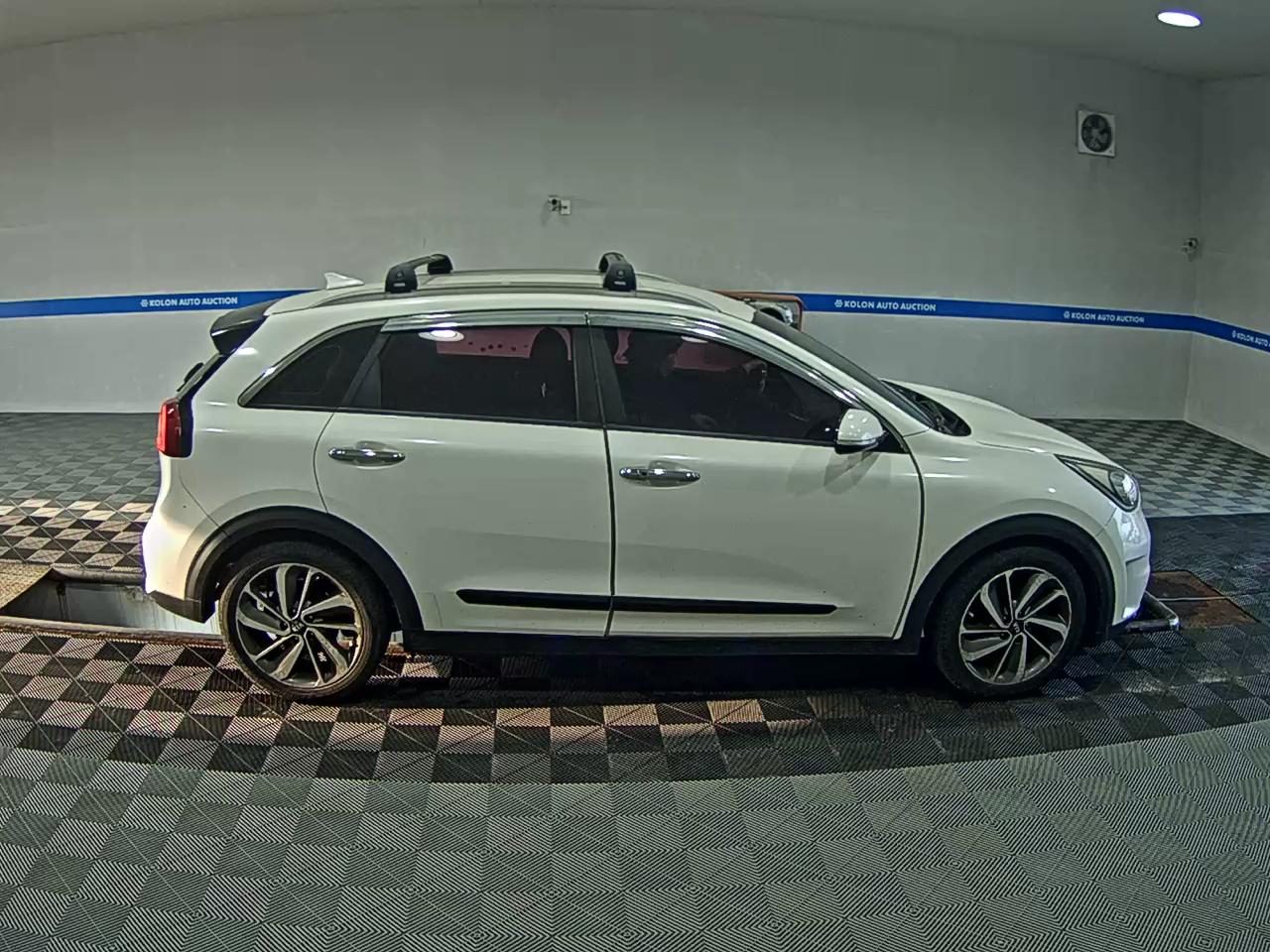 KIA NIRO 1.6 HYBRID NOBLESSE 2017 - zdjęcie 4