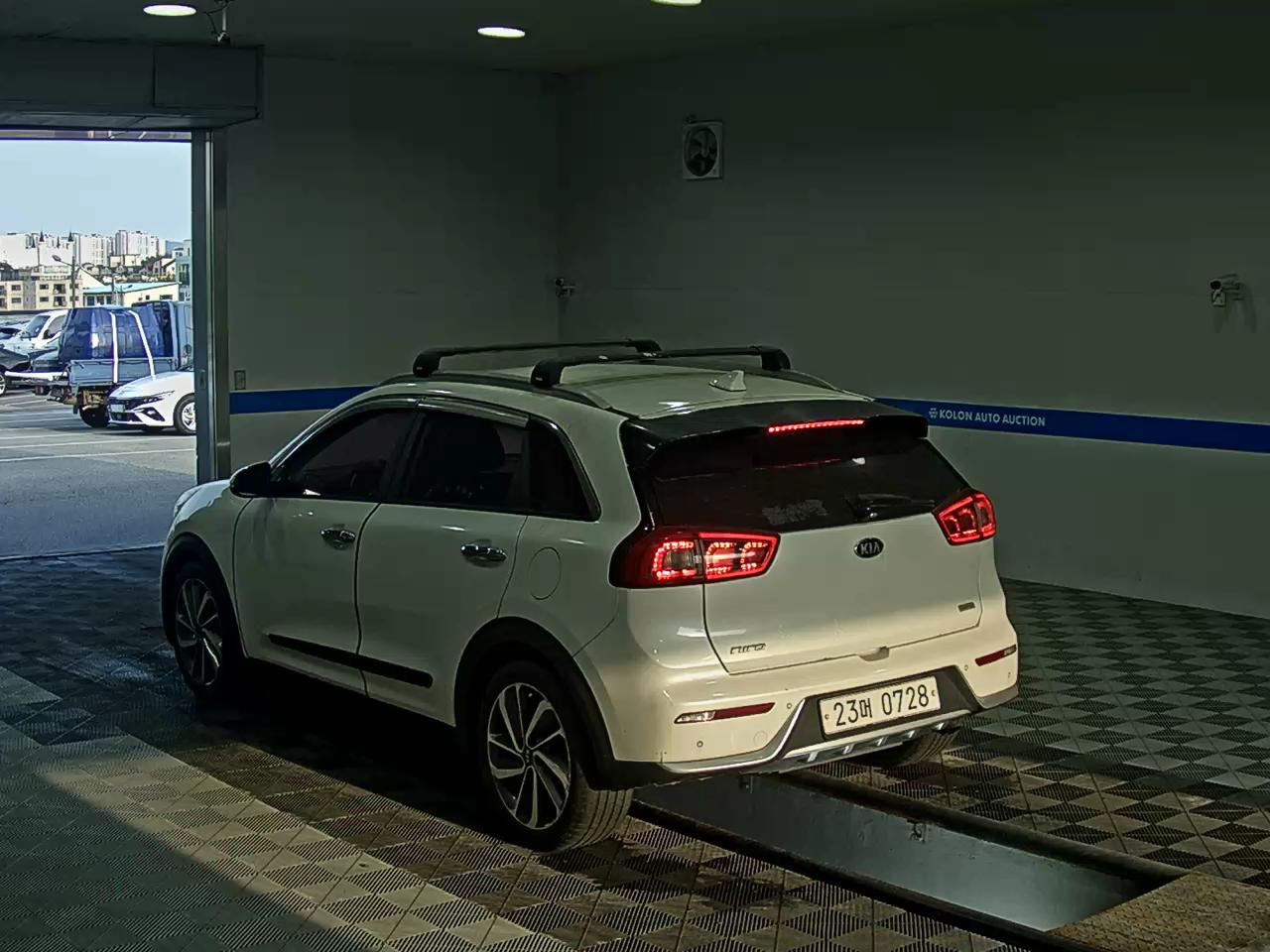 KIA NIRO 1.6 HYBRID NOBLESSE 2017 - zdjęcie 6