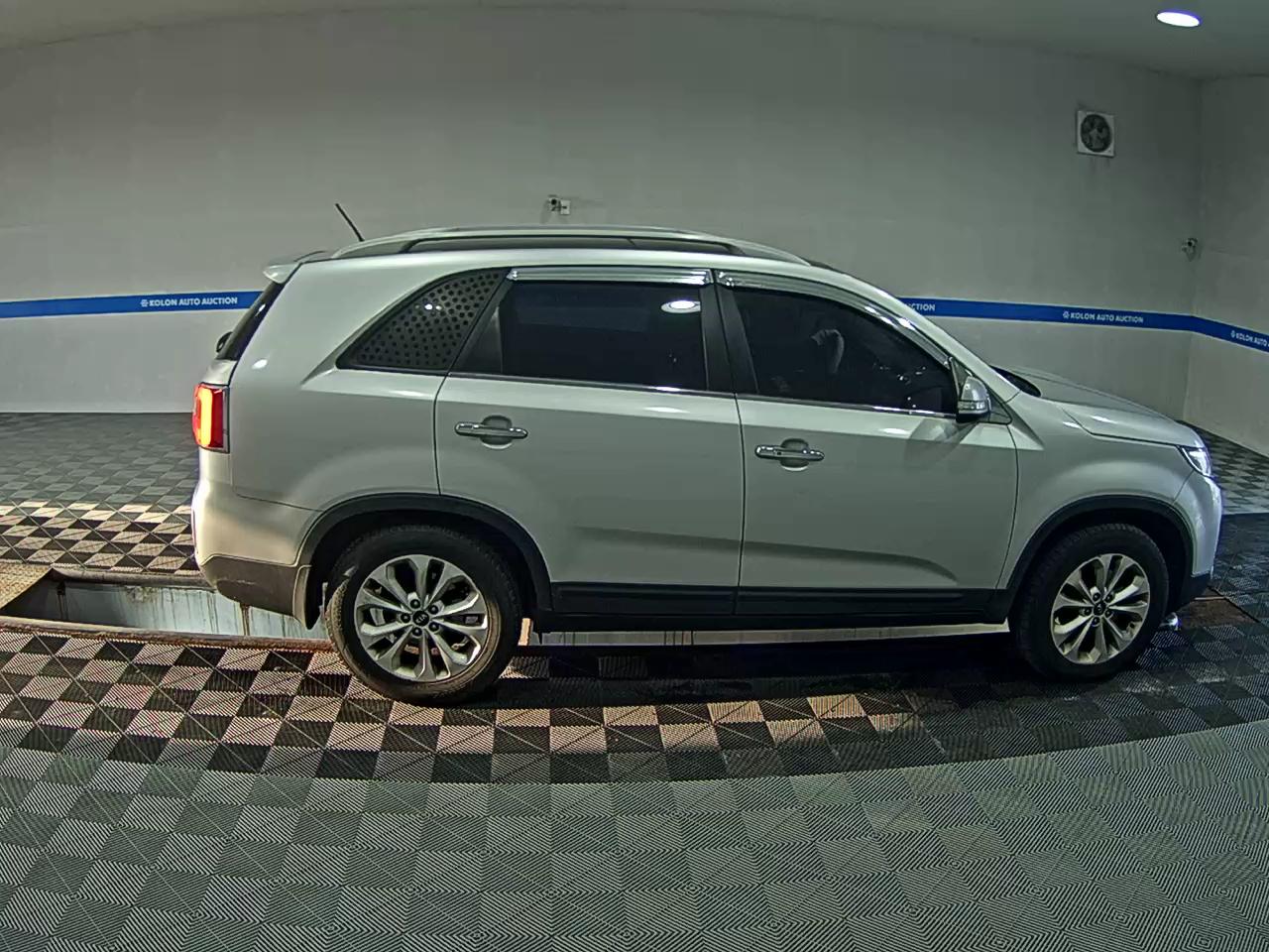KIA NEW SORENTO R R2.0 2WD TLX 2013 - zdjęcie 4