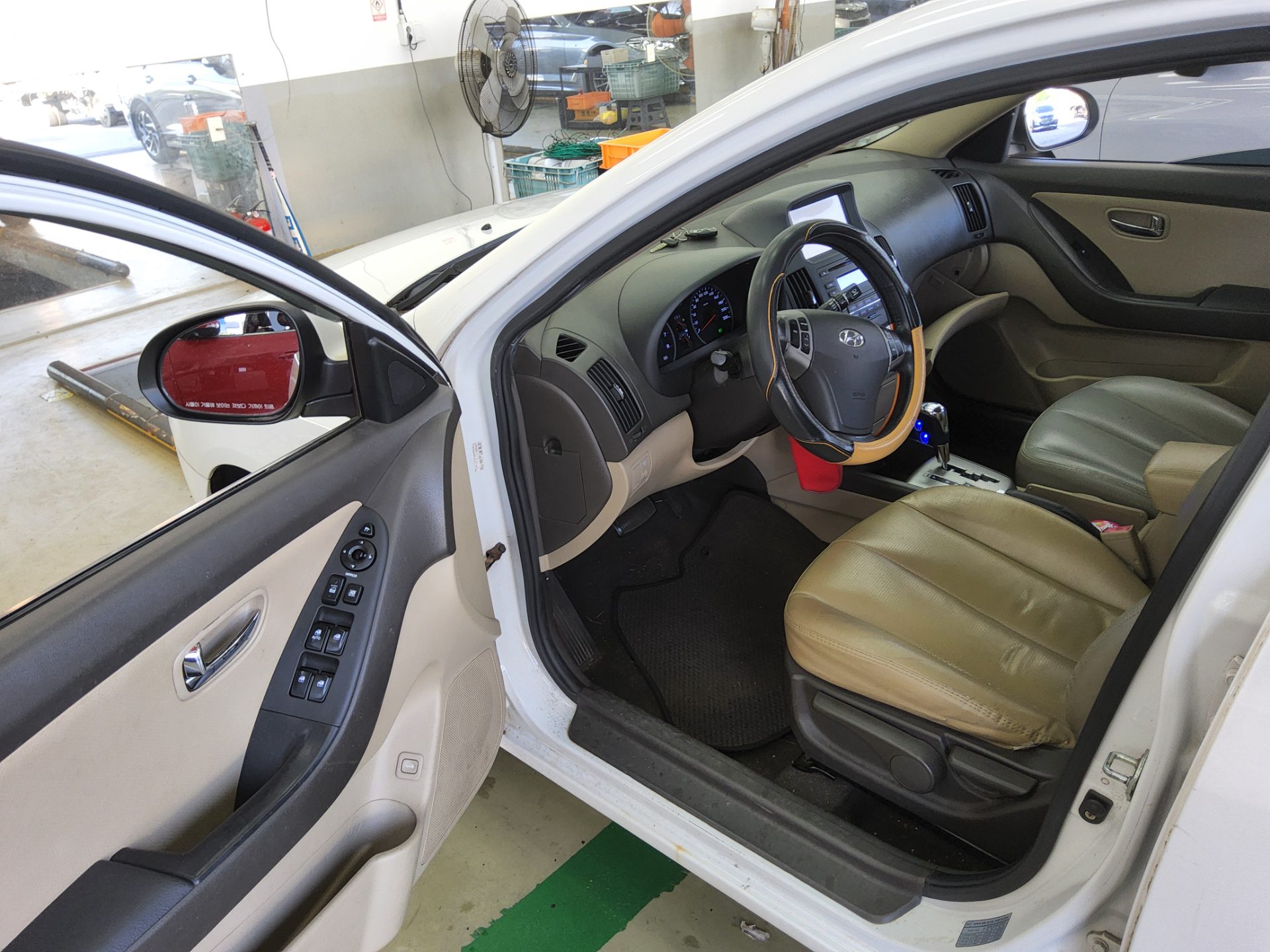 HYUNDAI AVANTE HD 1.6 VVT S16 LUXURY 2010 - zdjęcie 10