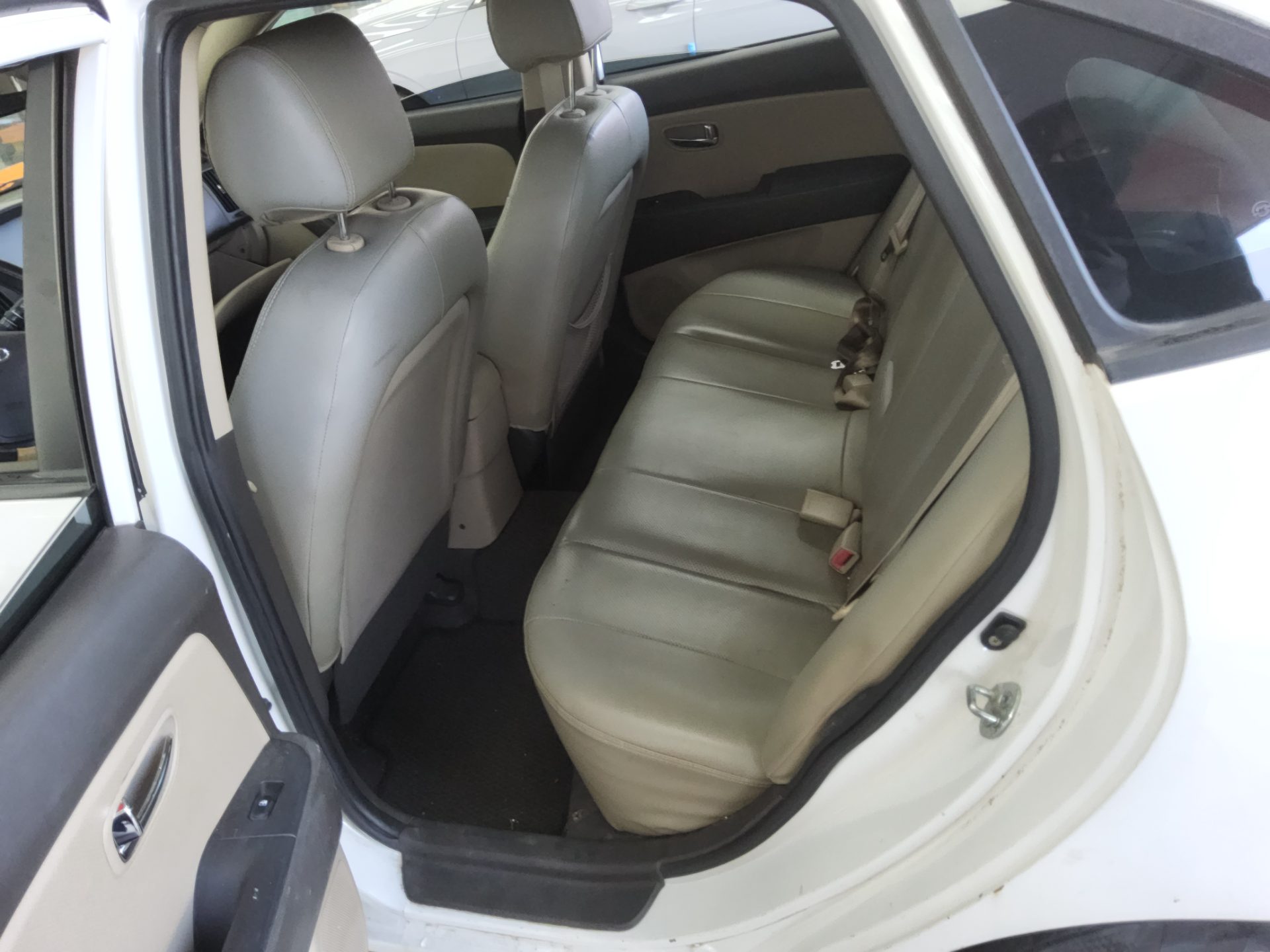 HYUNDAI AVANTE HD 1.6 VVT S16 LUXURY 2010 - zdjęcie 12