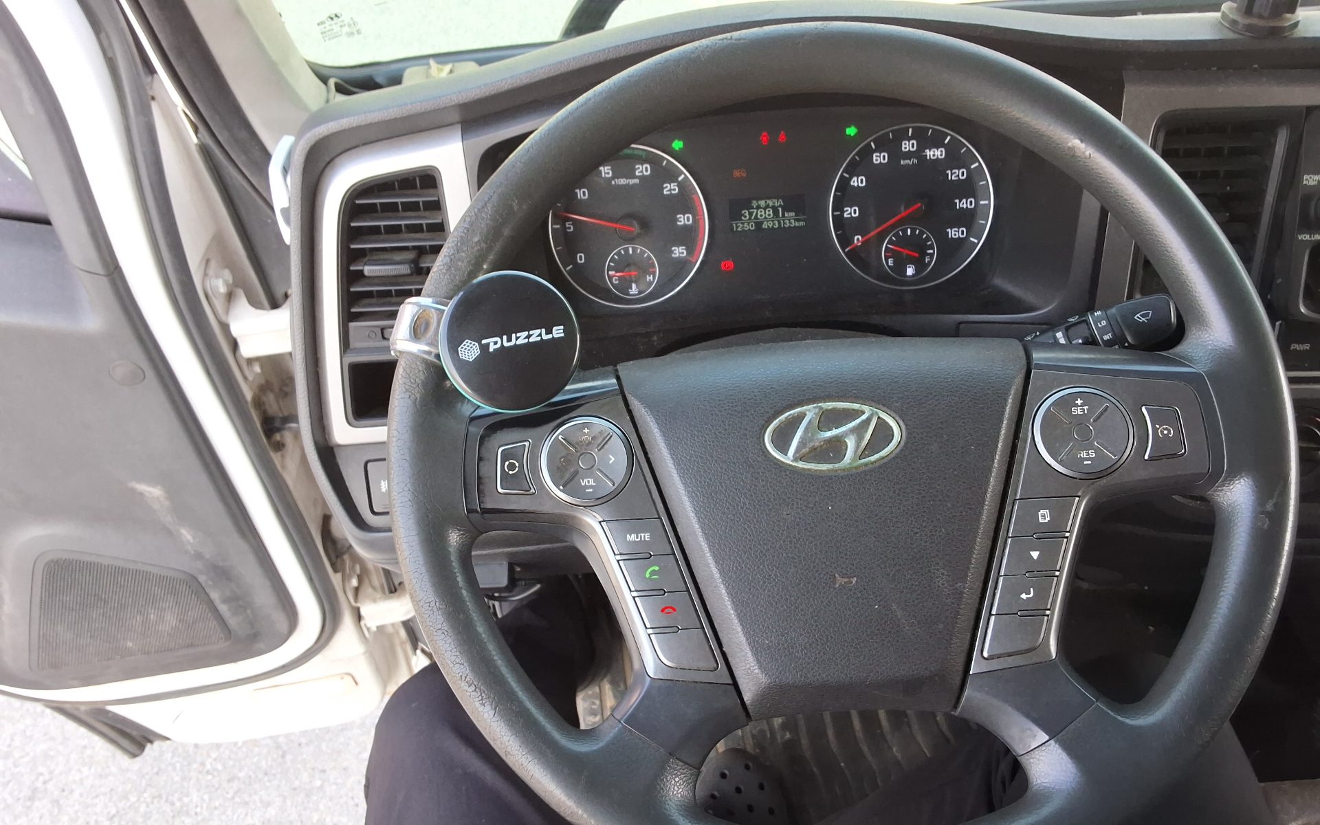 HYUNDAI ALL NEW MIGHTY 3.5 TON SUPER CAB LONG WHEELBASE HIGH DECK 2015 - zdjęcie 15