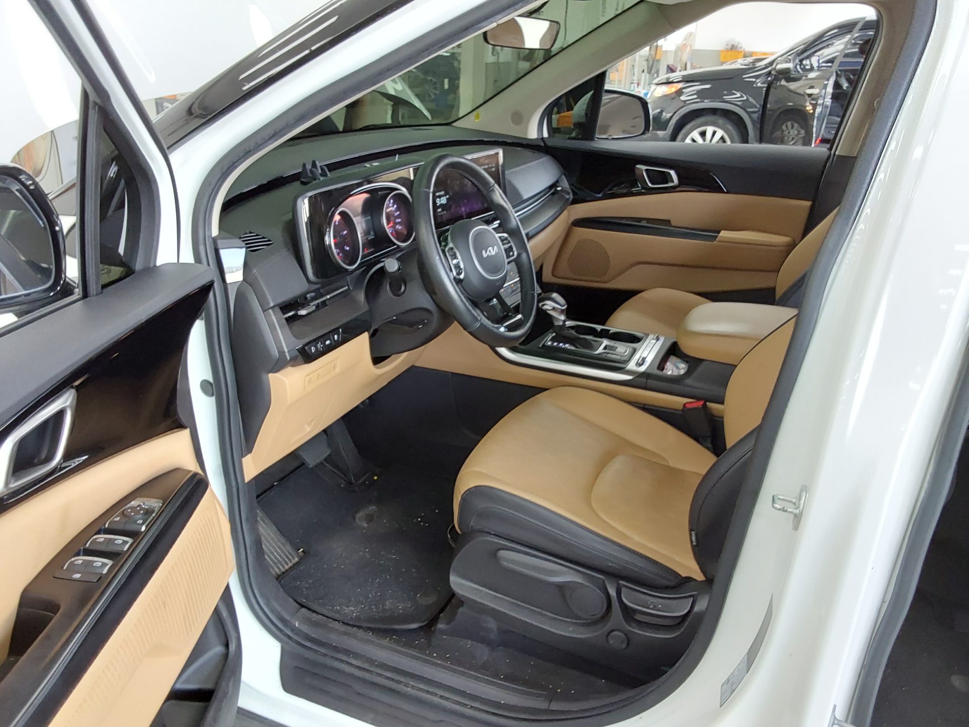 KIA NEW CARNIVAL (KA4) 9-SEATER DIESEL PRESTIGE 2022 - zdjęcie 10