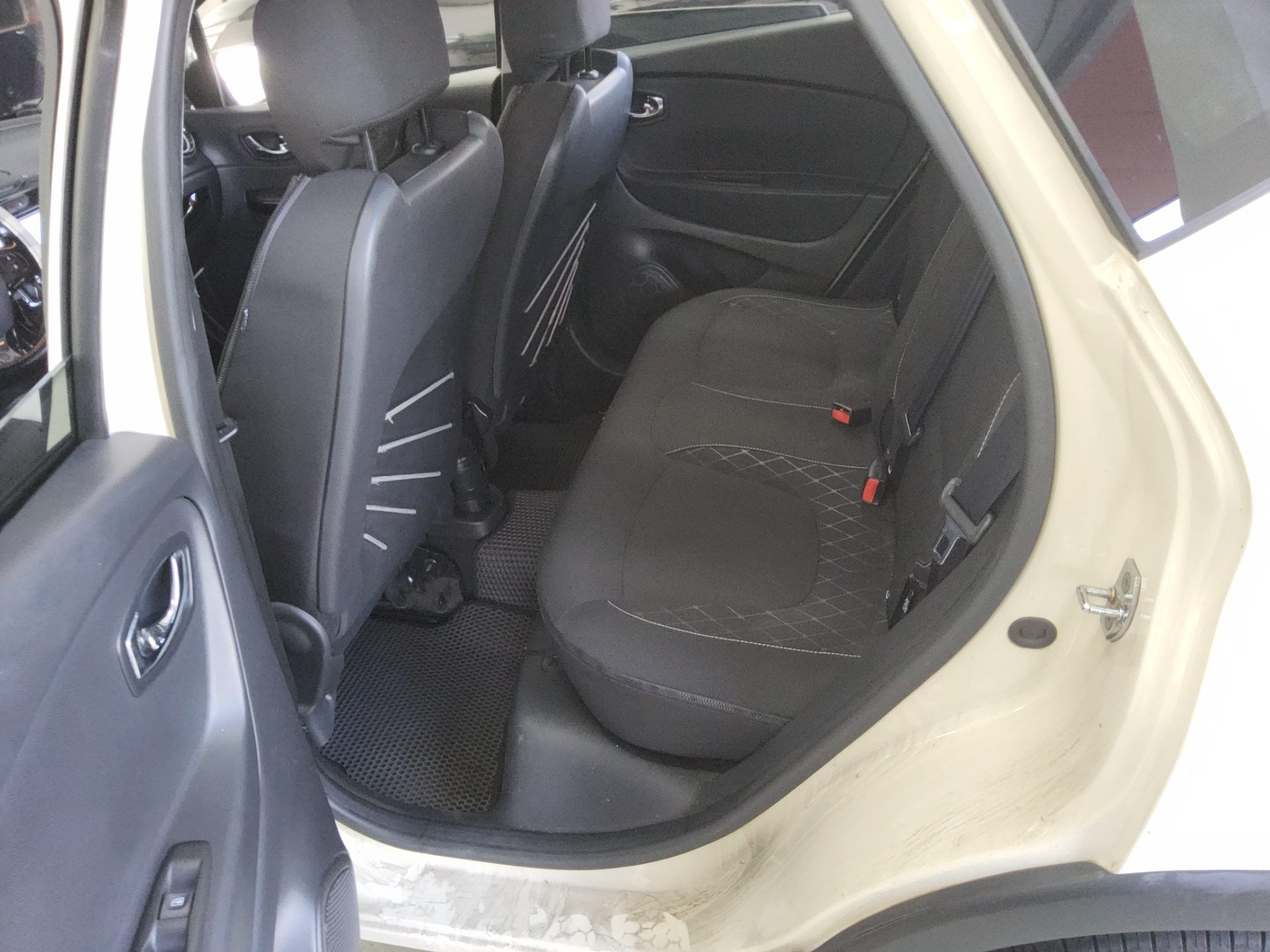 RENAULT (SAMSUNG) QM3 RE 2015 - zdjęcie 12