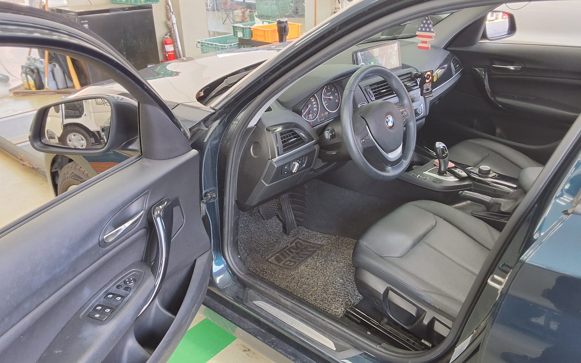 BMW 1 SERIES (2ND GEN) 5-DOOR 118d URBAN LINE 2014 - zdjęcie 10