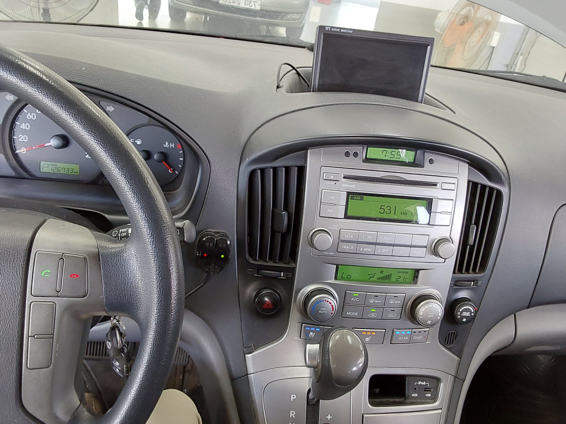 HYUNDAI GRAND STAREX 12-SEATER DIESEL CVX PREMIER 2012 - zdjęcie 17