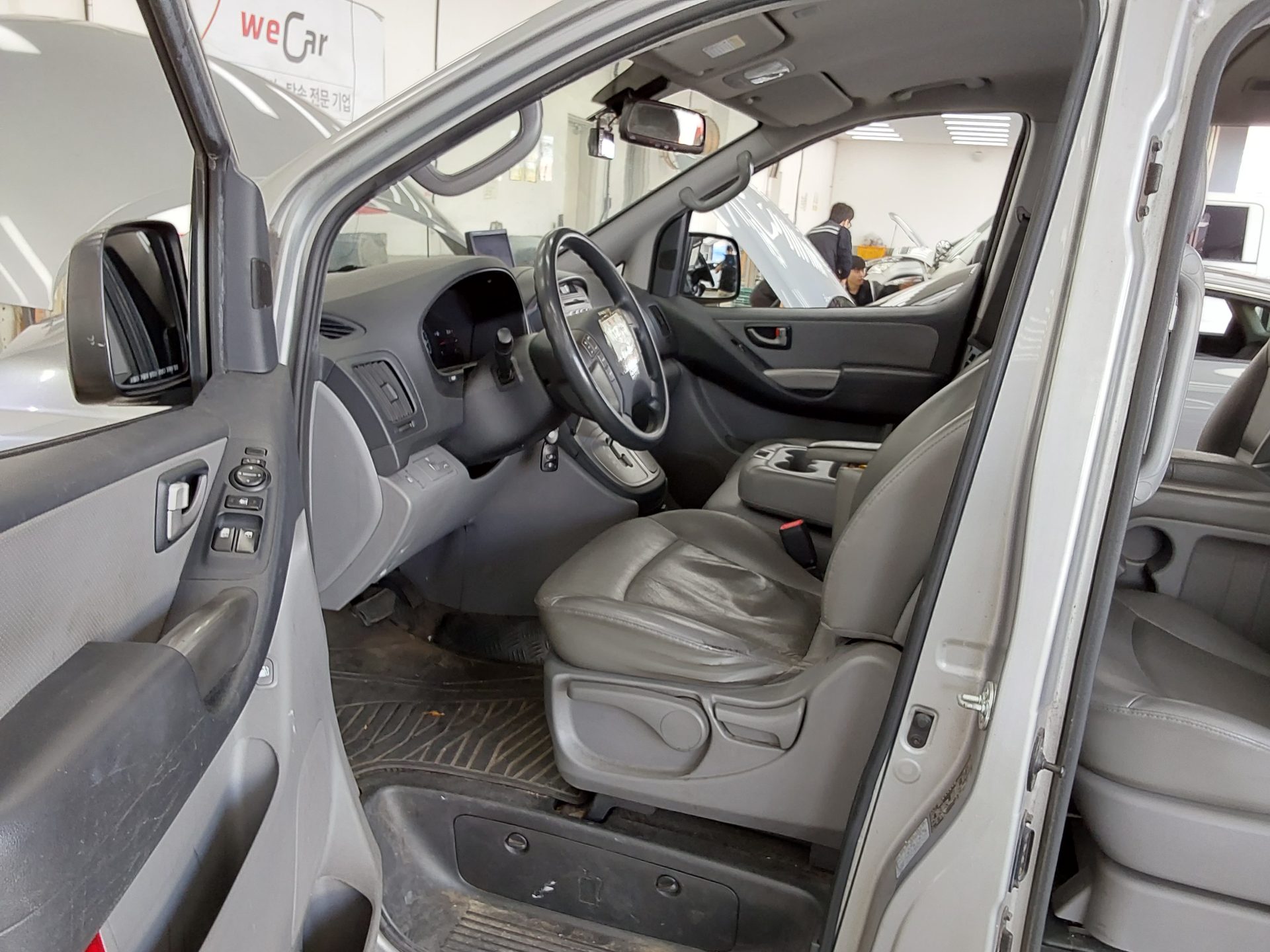 HYUNDAI GRAND STAREX 12-SEATER DIESEL CVX PREMIER 2012 - zdjęcie 10