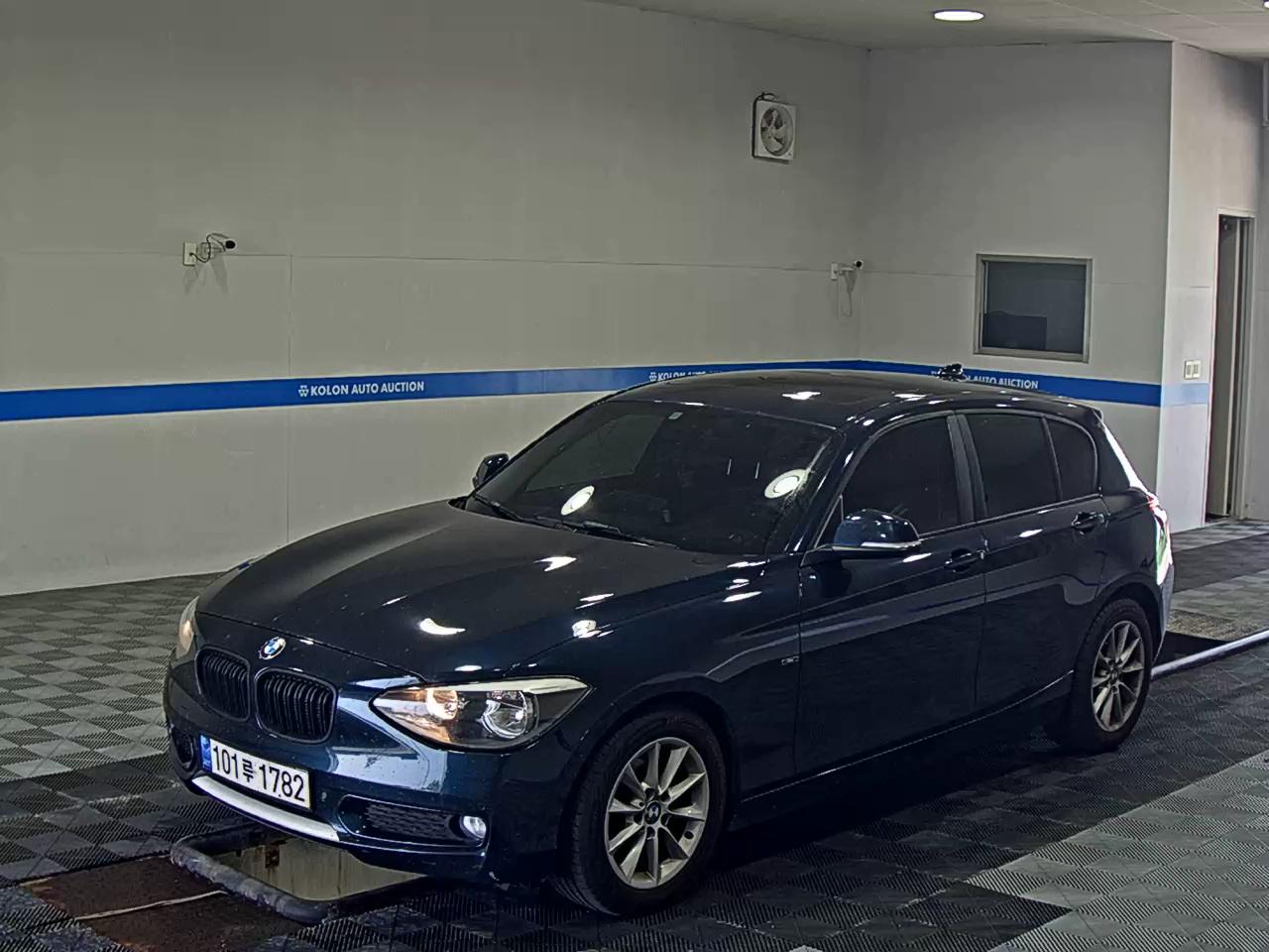 BMW 1 SERIES (2ND GEN) 5-DOOR 118d URBAN LINE 2014 - zdjęcie 2