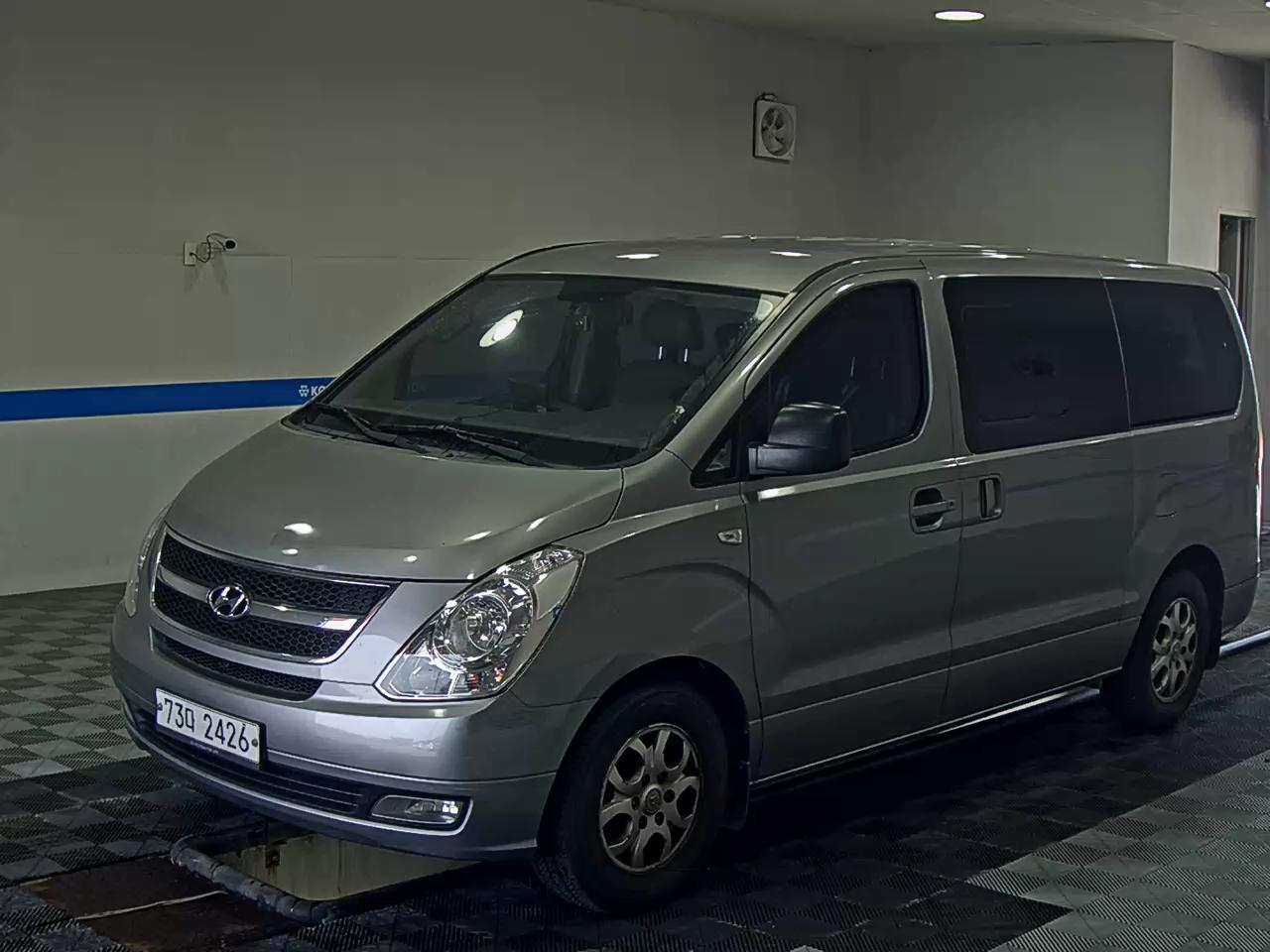 HYUNDAI GRAND STAREX 12-SEATER DIESEL CVX PREMIER 2012 - zdjęcie 2