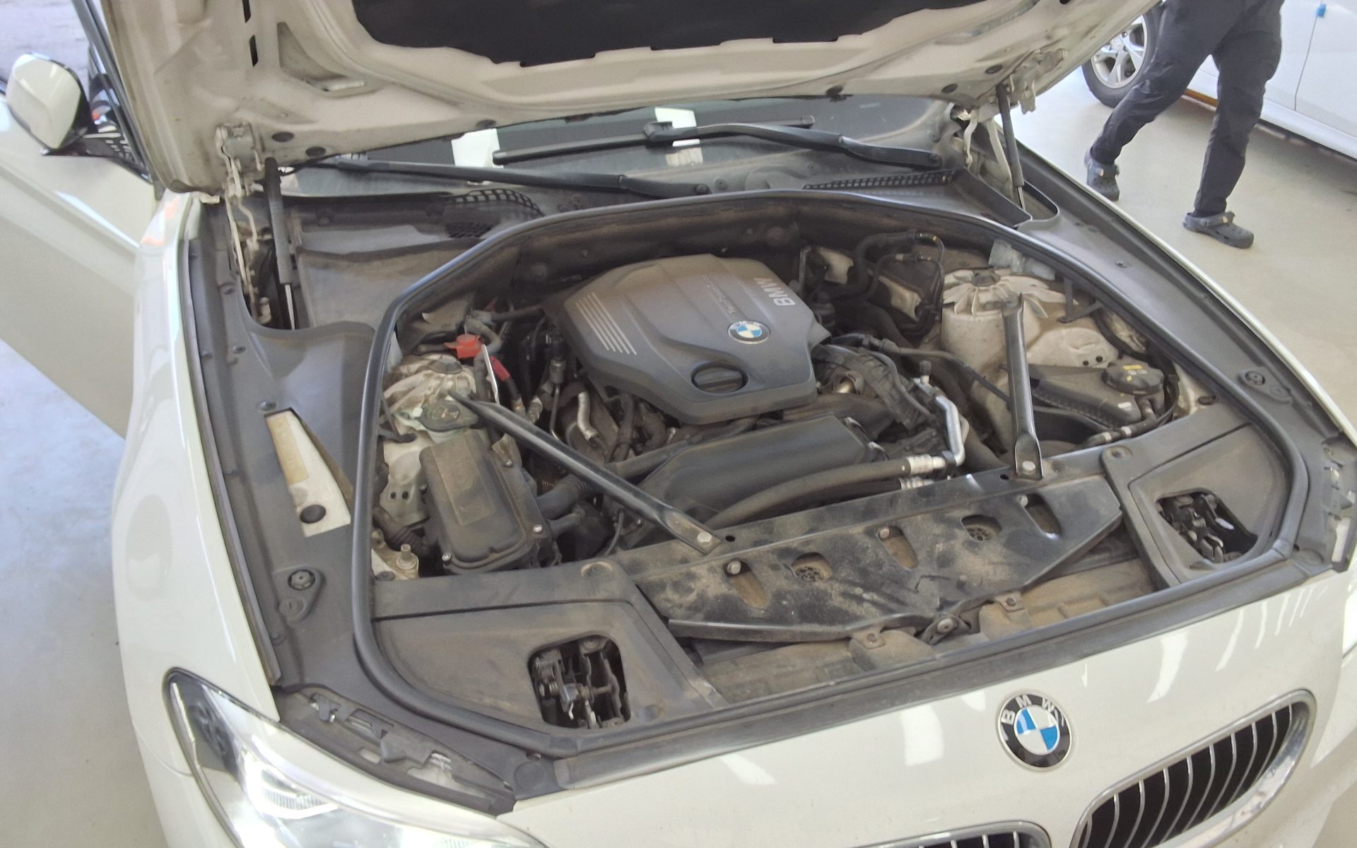 BMW 5 SERIES (6TH GEN) 520d M AERODYNAMIC PRO 2016 - zdjęcie 22