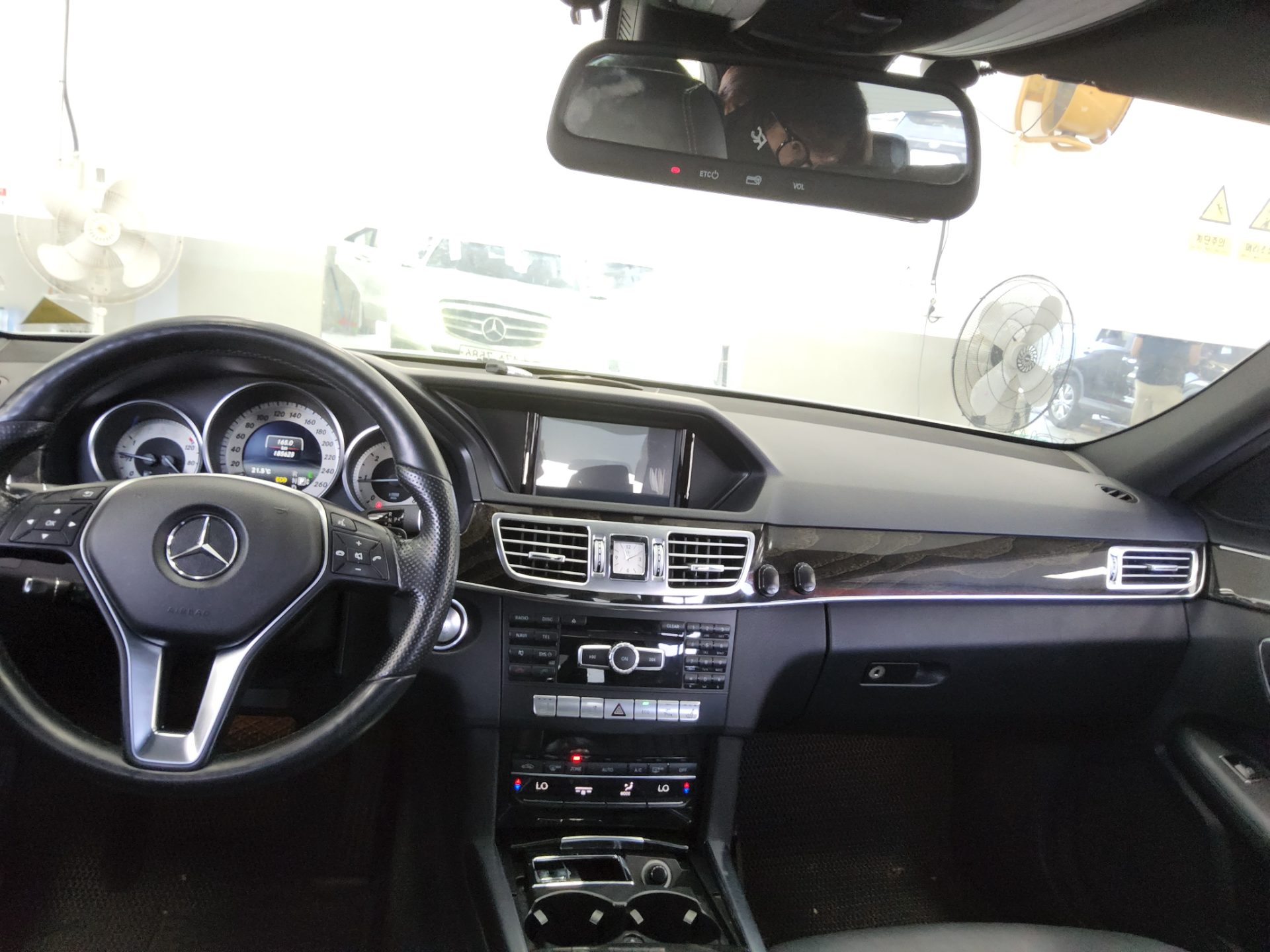 MERCEDES-BENZ E-CLASS (4TH GEN) E220 CDI AVANTGARDE 2014 - zdjęcie 11