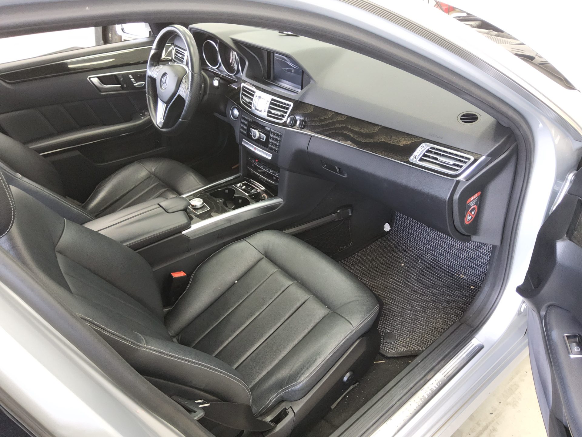 MERCEDES-BENZ E-CLASS (4TH GEN) E220 CDI AVANTGARDE 2014 - zdjęcie 14