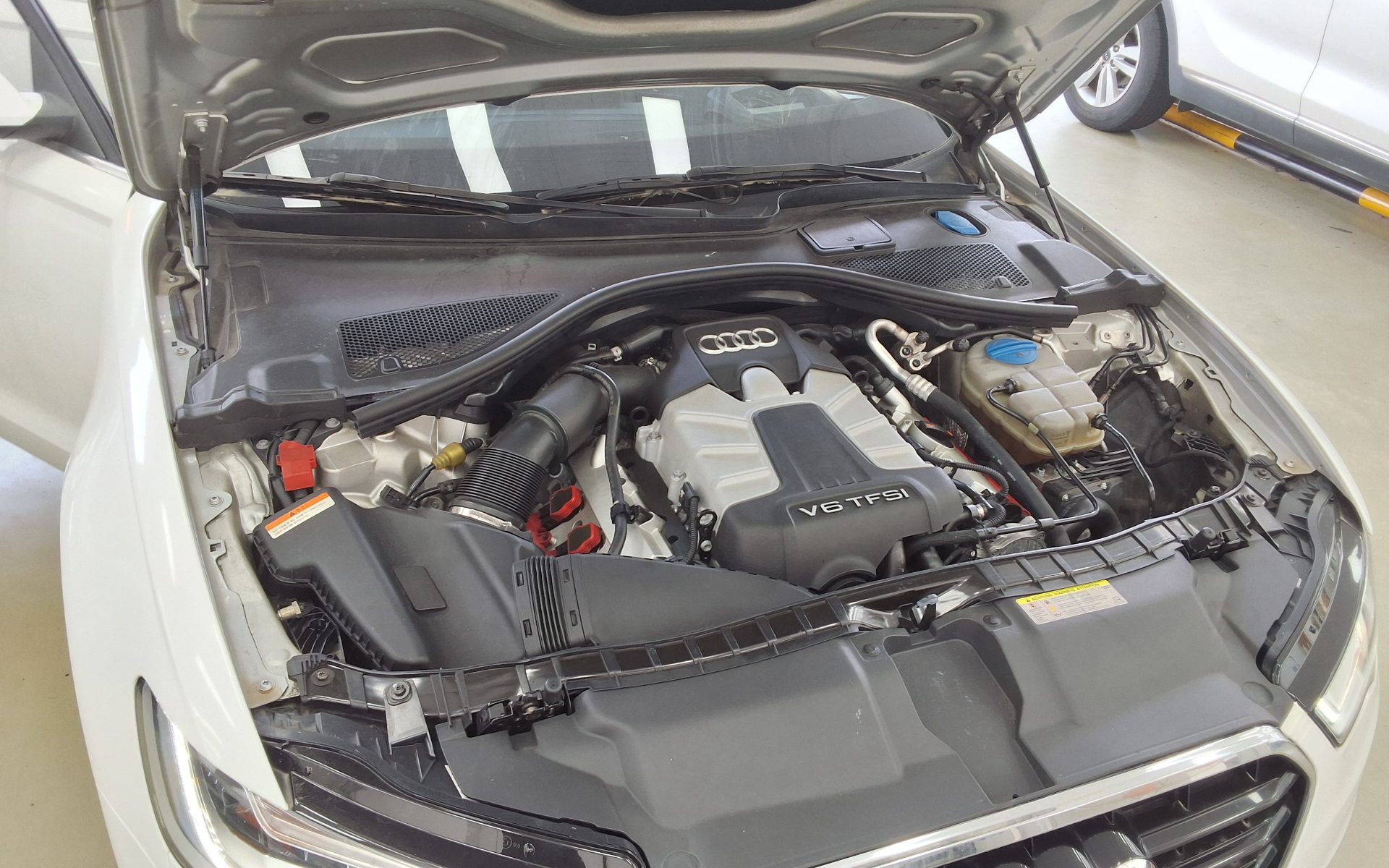 AUDI A6 (4TH GEN) 3.0 TFSI QUATTRO DYNAMIC LED PACK 2013 - zdjęcie 21