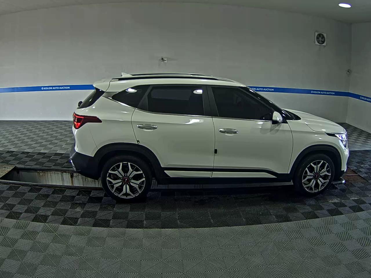 KIA SELTOS 1.6 DIESEL 2WD SIGNATURE 2021 - zdjęcie 4